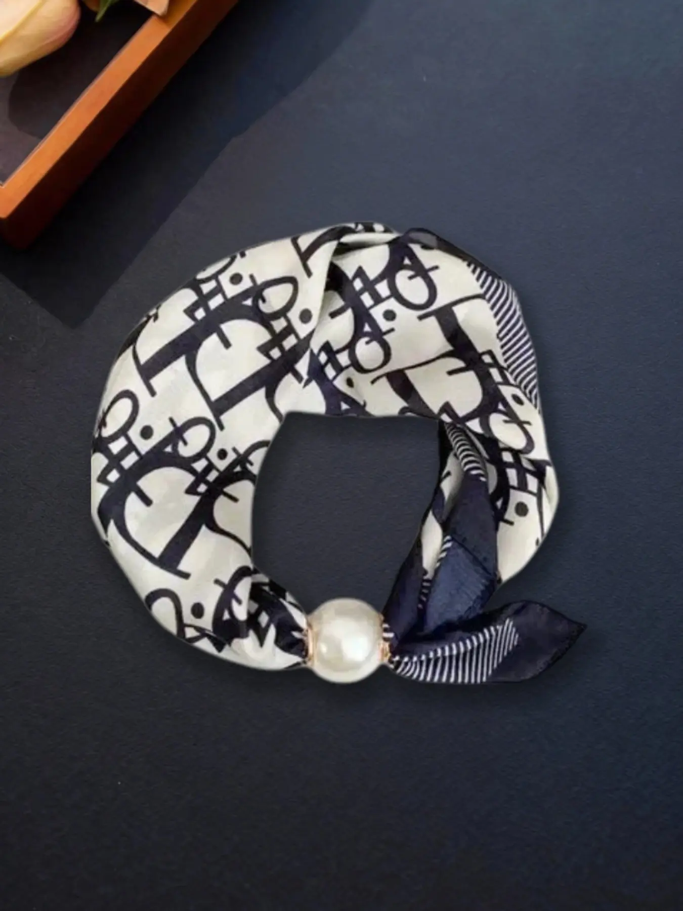 Pearl Magnetic Clasp Necklace Scarf, Navy Letter Pattern Pendant Neck Wrap, Fashion Neck Shawl, Elegant Soft Comfortable Scarf, Fashion Accessory, Holiday
