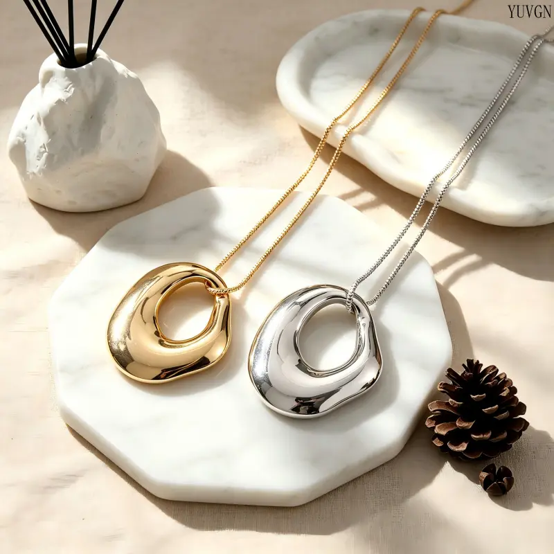 Abstract Hollow Oval Pendant Necklace, Trending Minimalist Smooth Snake Chain Layering Jewelry, Dainty Versatile Fit Neckwear for Dating Daily Party Wedding Weekend Occasions