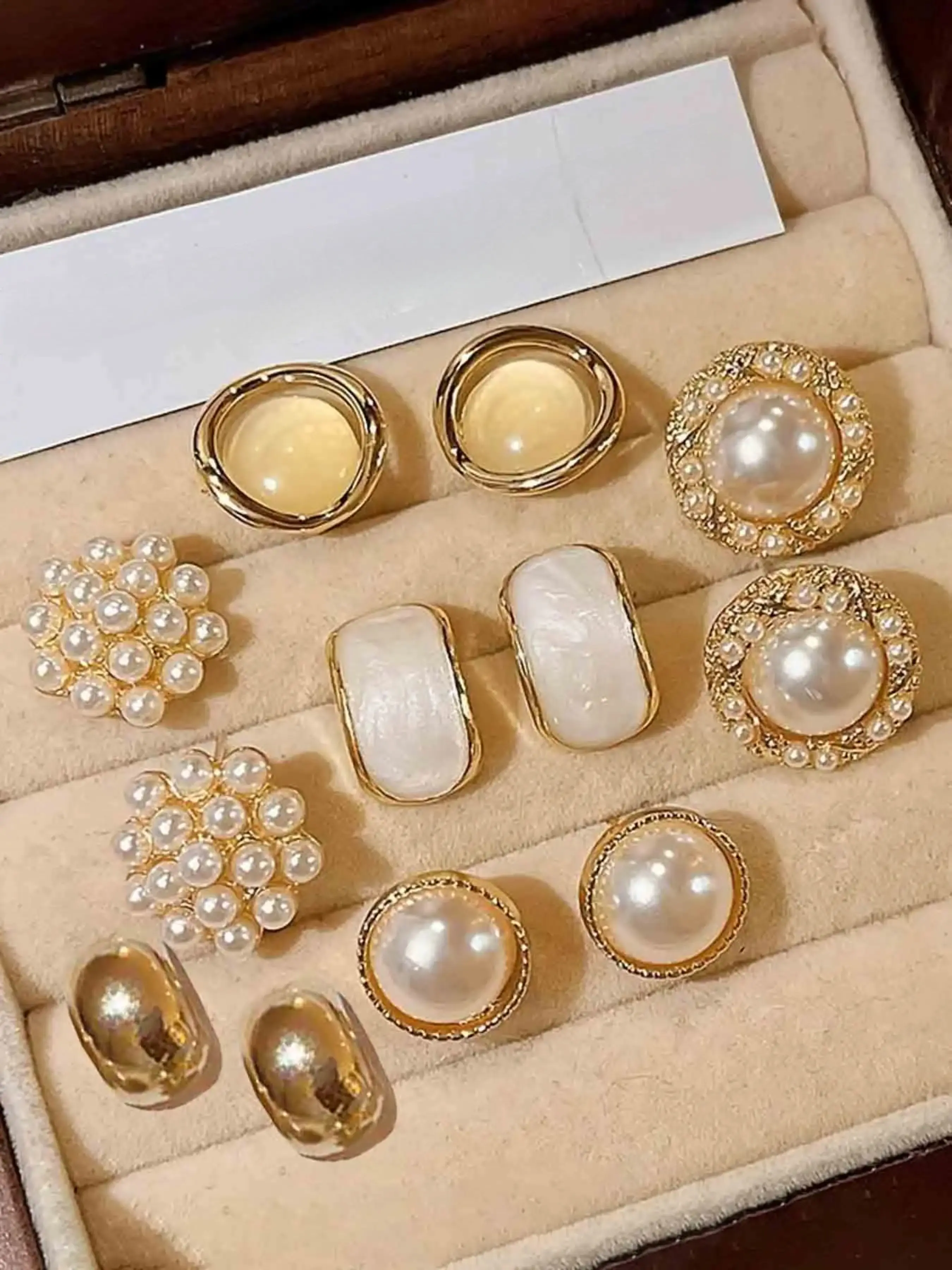 Vintage Pearl Stud Earrings Set, 6 Pairs Luxury Gold Tone Earrings, Retro French Style Jewelry for Women, Hypoallergenic Versatile Accessories for Bridesmaid, Birthday & Gifting