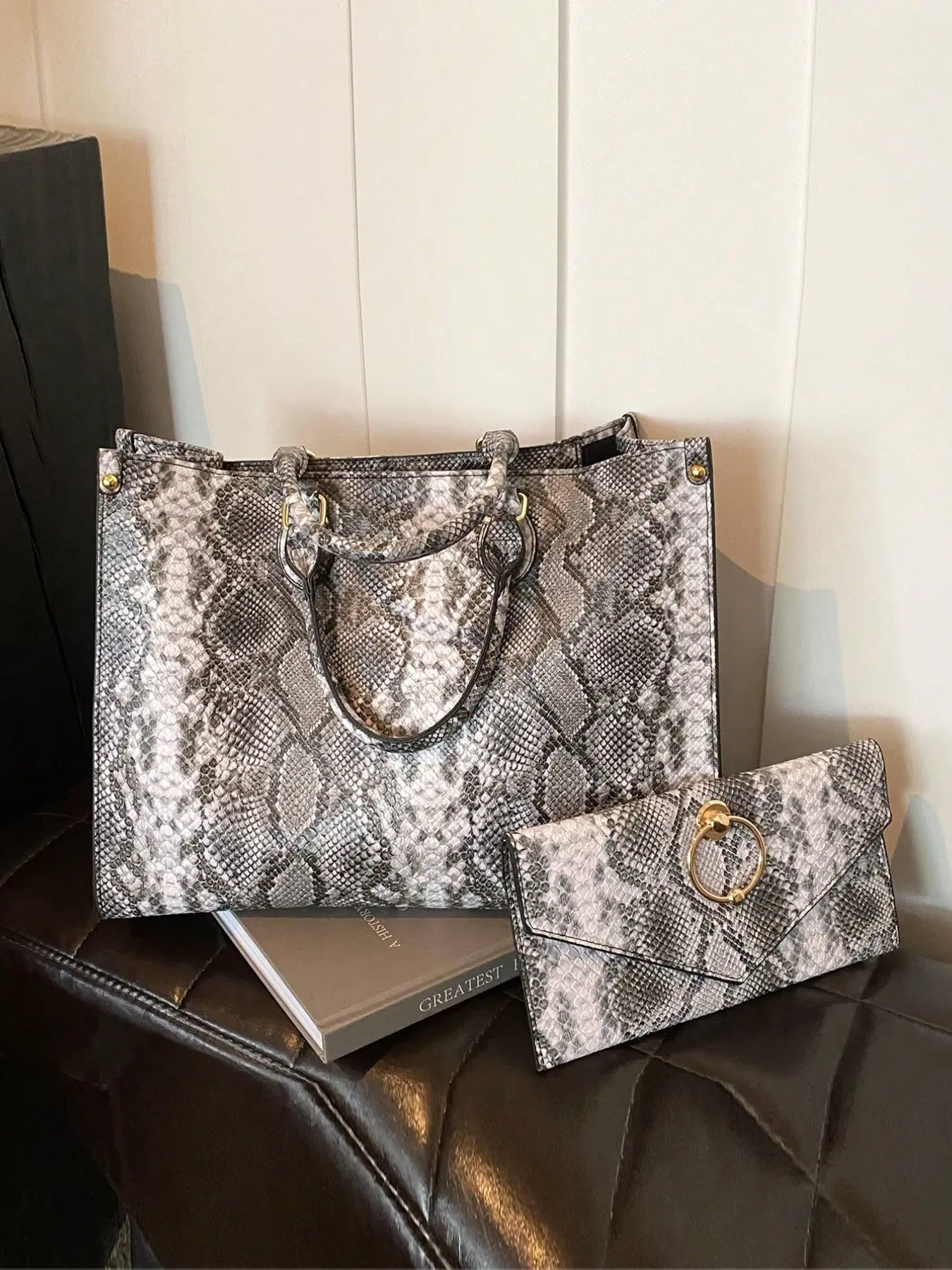 Fashion Snake Print 2 in 1 Large Capacity Handbag Set, Oversized Spacious Tote Bag with Matching Ring Buckle Clutch Purse, Casual All Seasons Everyday Shouler Bag Fits Laptop, Trendy Street Style Shoulder Bag for Shopping Office Weekend Trip