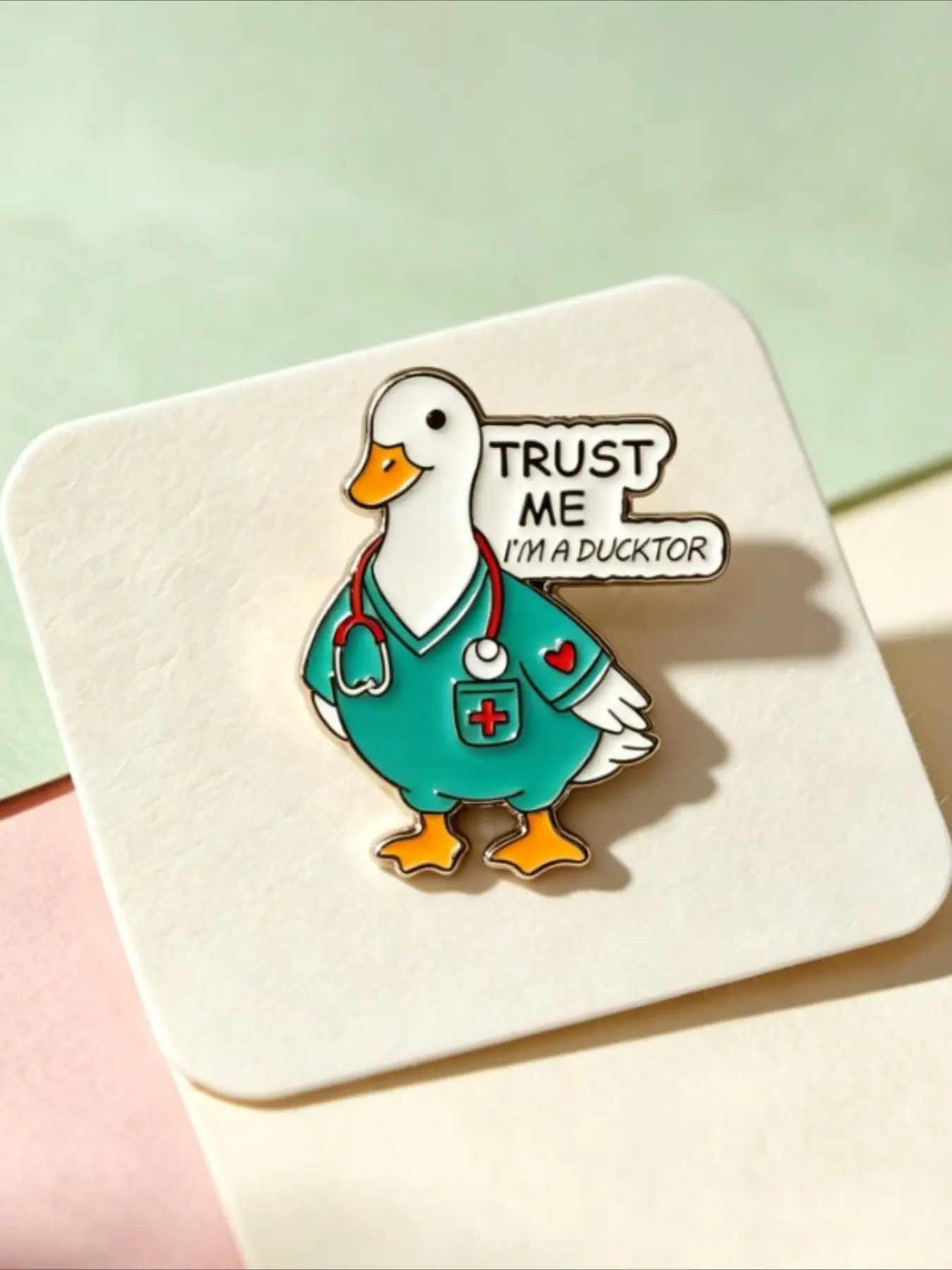 "Trust Me I'm A Ducktor" Enamel Pin, Funny Doctor Duck With Stethoscope Lapel Badge, Medical Nurse Scrubs Animal Brooch for Backpack Uniform Decor.Novelty Gift For Medical Workers, Enamel Lapel Pins
