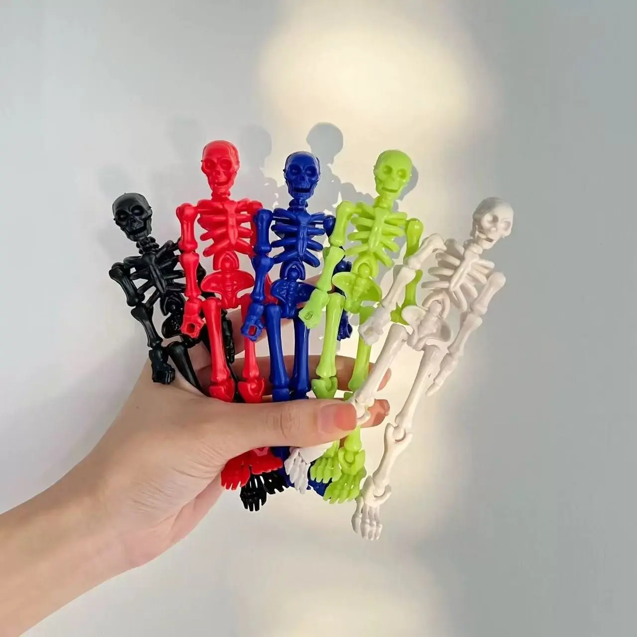 Set of 5 Colorful Skeleton Models with Movable Joints, DIY Skeleton Figurines Ornaments for Home Decor, Decorative Home Ornament, Game Simulation Prop, Perfect for Holidays and Birthdays