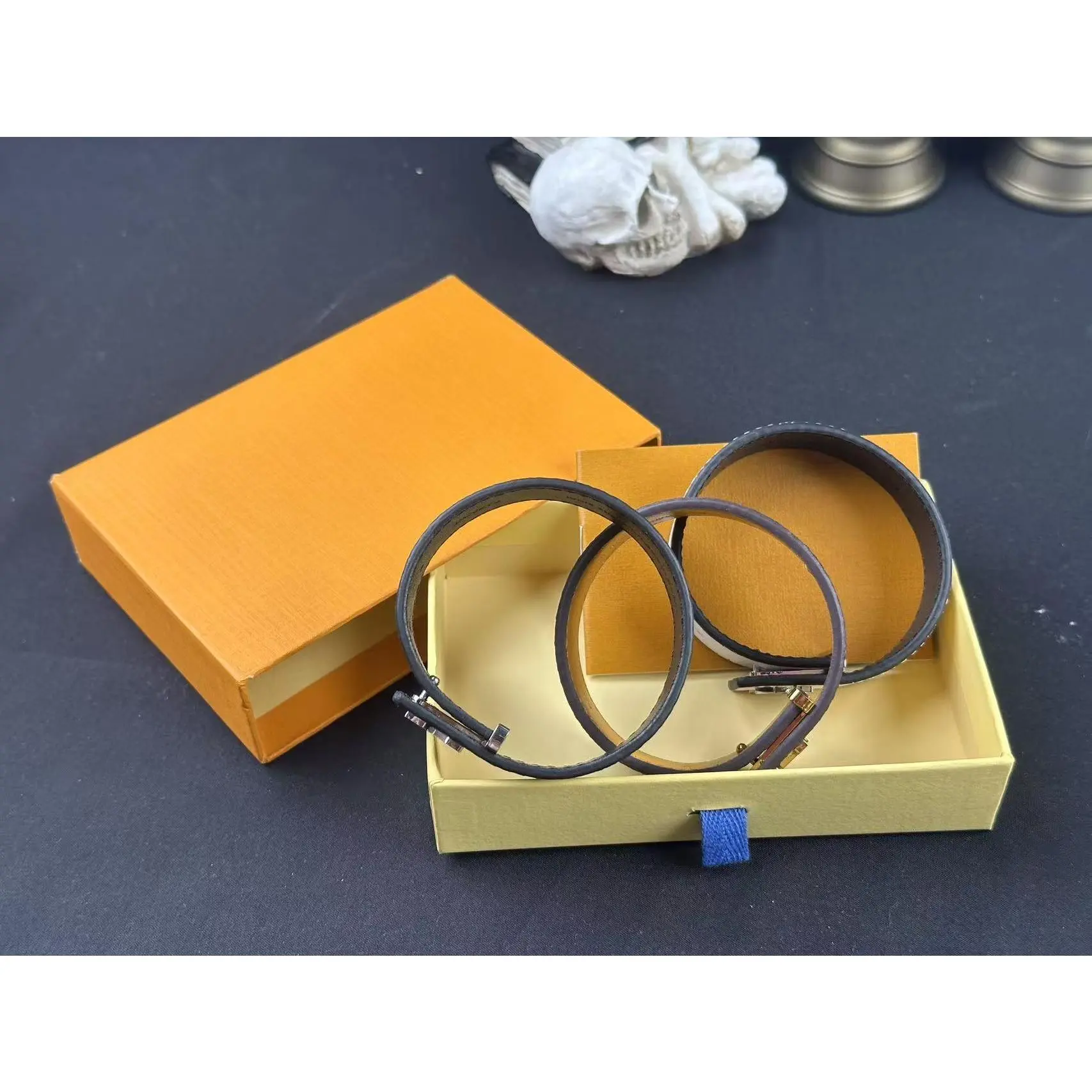Street-style minimalist leather wristband, adjustable length 8.3 inches/21cm