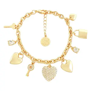 Gold-plated love lock bracelet for women, decorated with sparkling rhinestone heart patterns. Unique stylish chain jewelry, a chic daily accessory to highlight your personal charm.