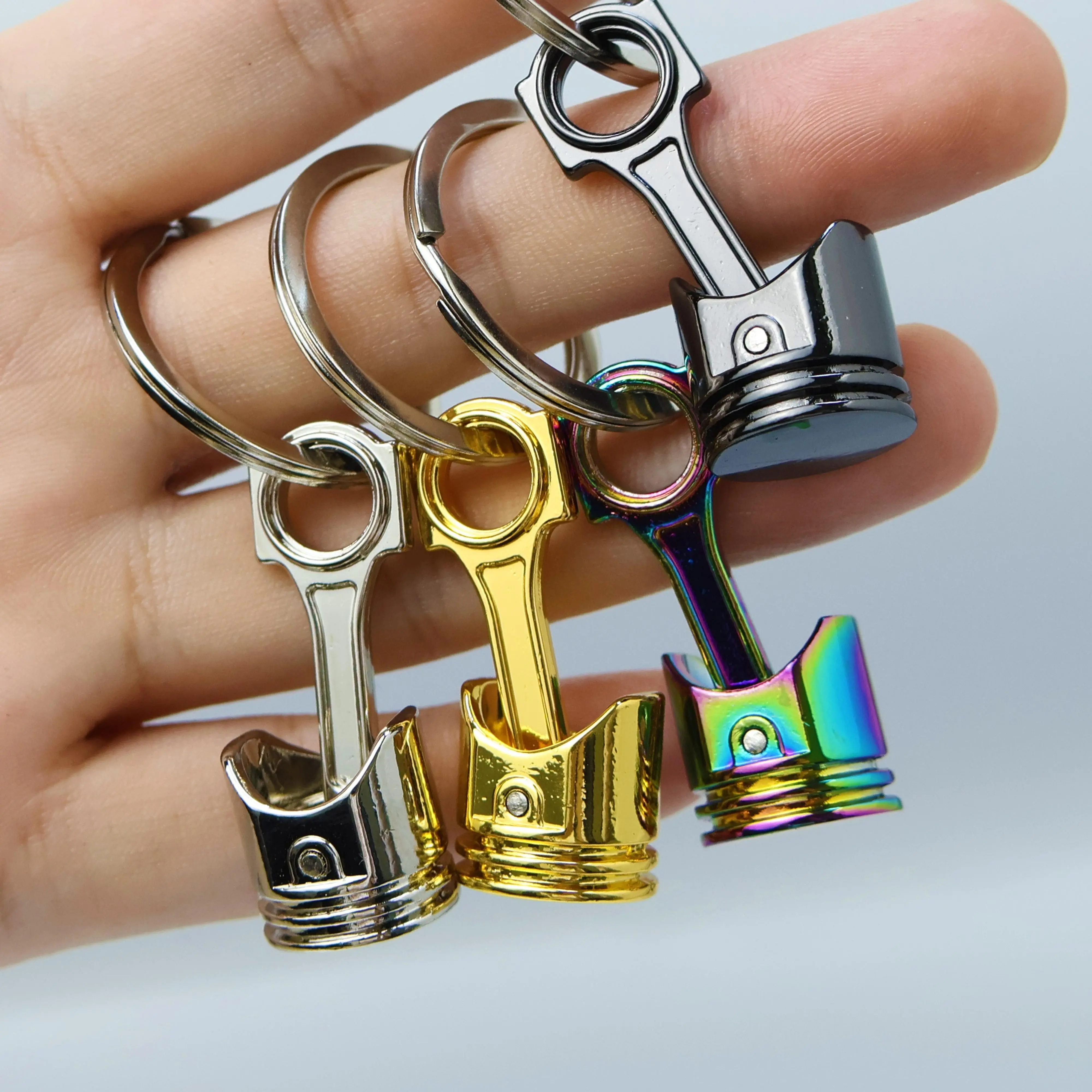 1pc /2pcs/ 4pcs Creative Engine Piston Keychain for Men, Car Modification Metal Keychain Pendant, Motorcycle Piston Pendant, Car Modification Keychain Small Gift