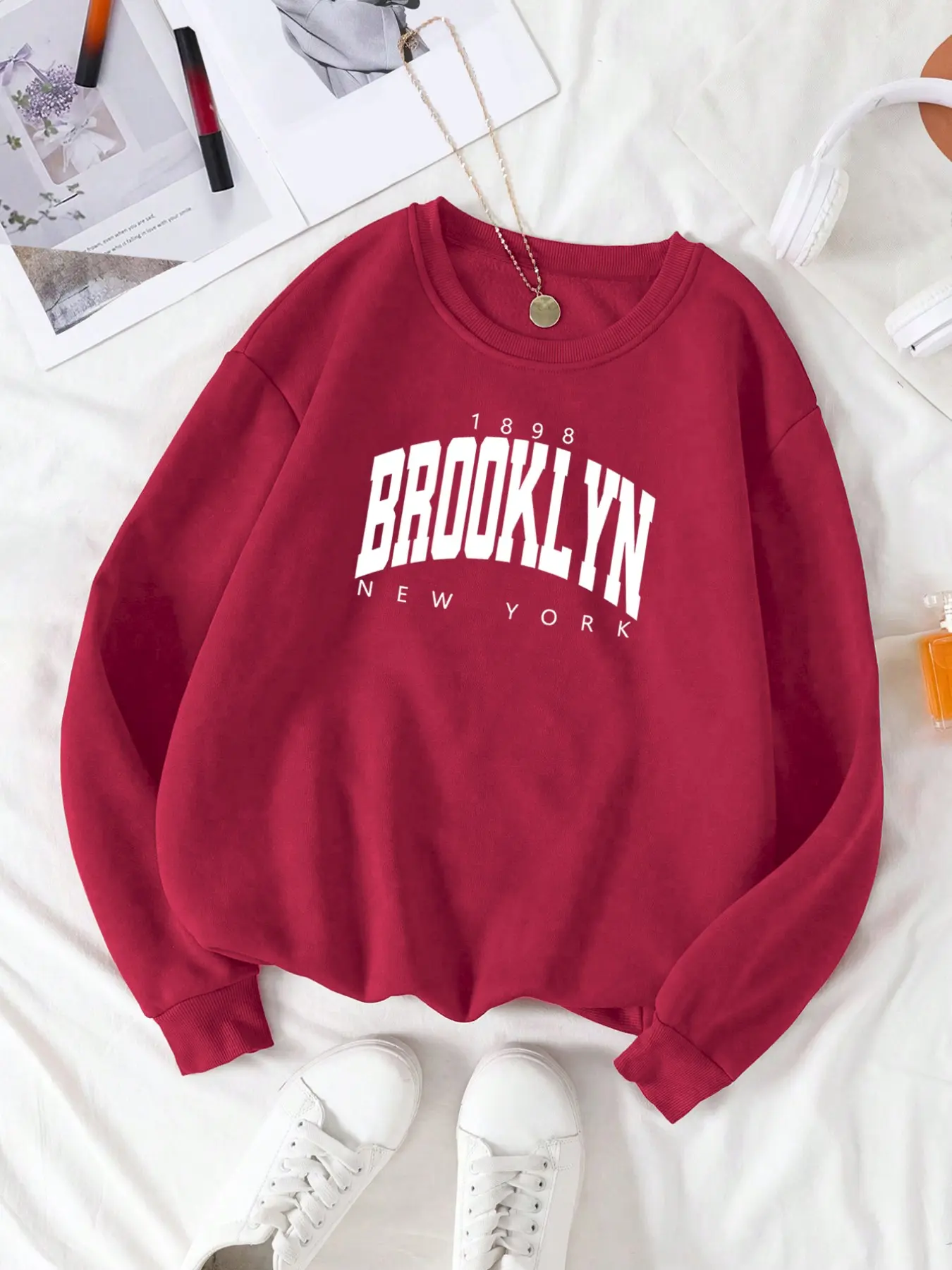 Women's Vintage Brooklyn Letter Print Sweatshirt, Casual Long Sleeve Round Neck Pullover, Soft Stretch Fabric, Daily Streetwear Essential