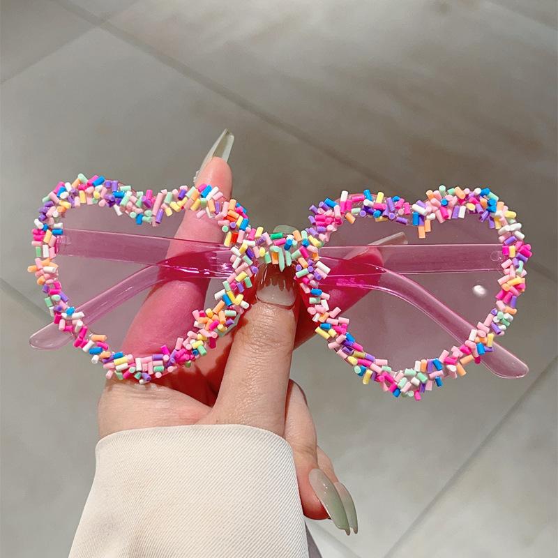 Y2K Retro Heart-Shaped Sunglasses for Men & Women Cute Candy Pink Punk Party Glasses Vintage Outdoor Festival Cosplay Fashion Accessory