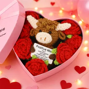 Valentine's Day Gift Handmade Rose Bouquet Box, Heartfelt Wishes Highland Cow Design, Perfect for Wife Girlfriend Birthday Present, Crochet Bouquet Gift