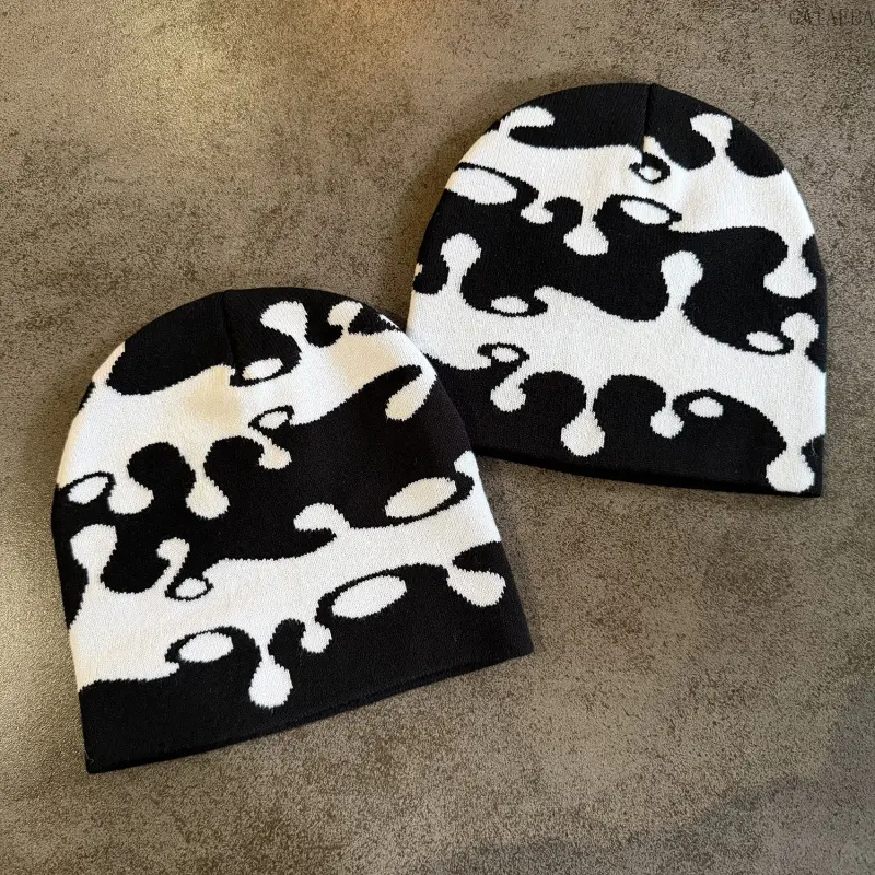Funny Cow Pattern Knitted Hat for Halloween, Short Jacquard Warm Beanie for Men and Women Autumn Winter Daily Wear