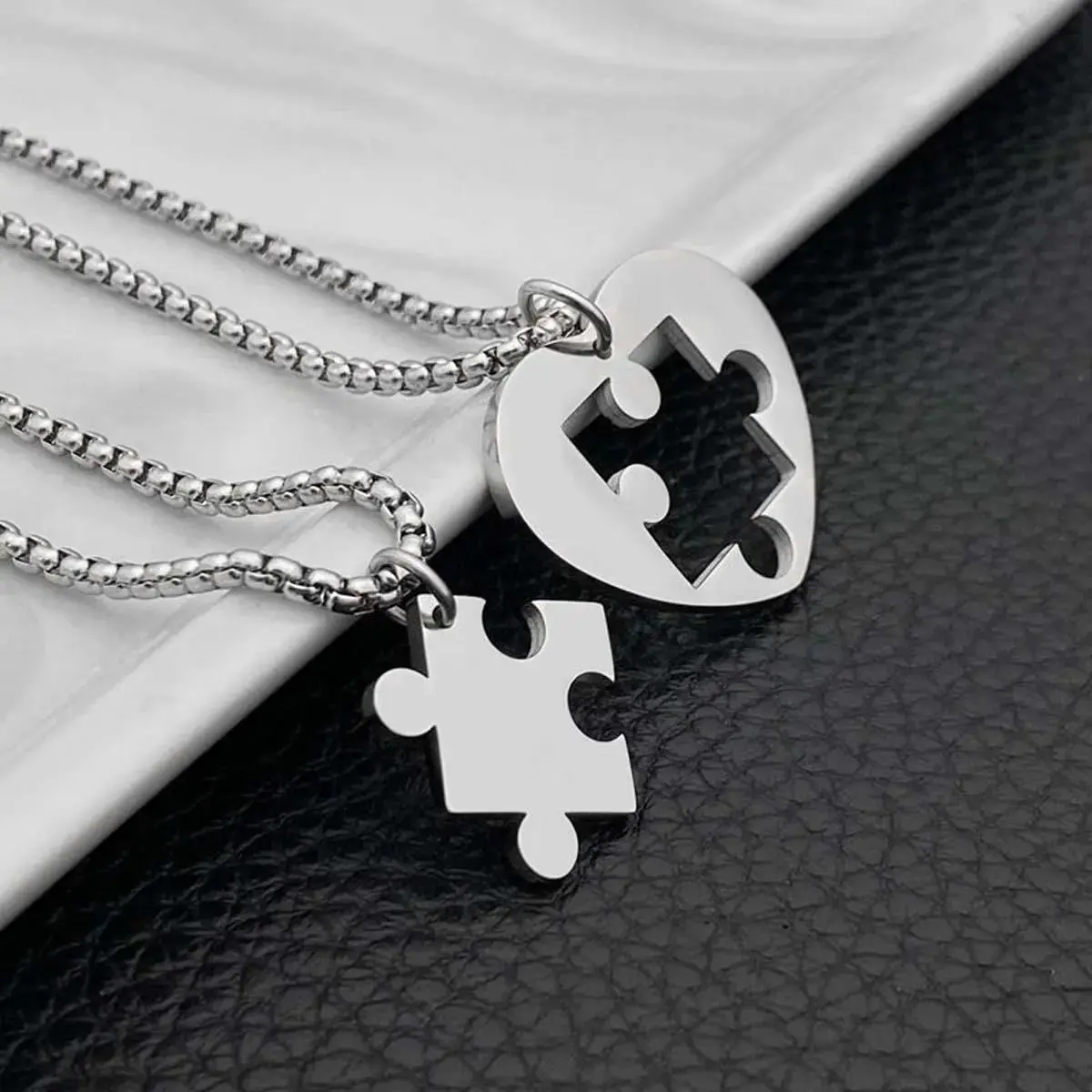 Heart-shaped puzzle necklace trend pendant simple and generous girlfriends accessories gift fashion couple men and women