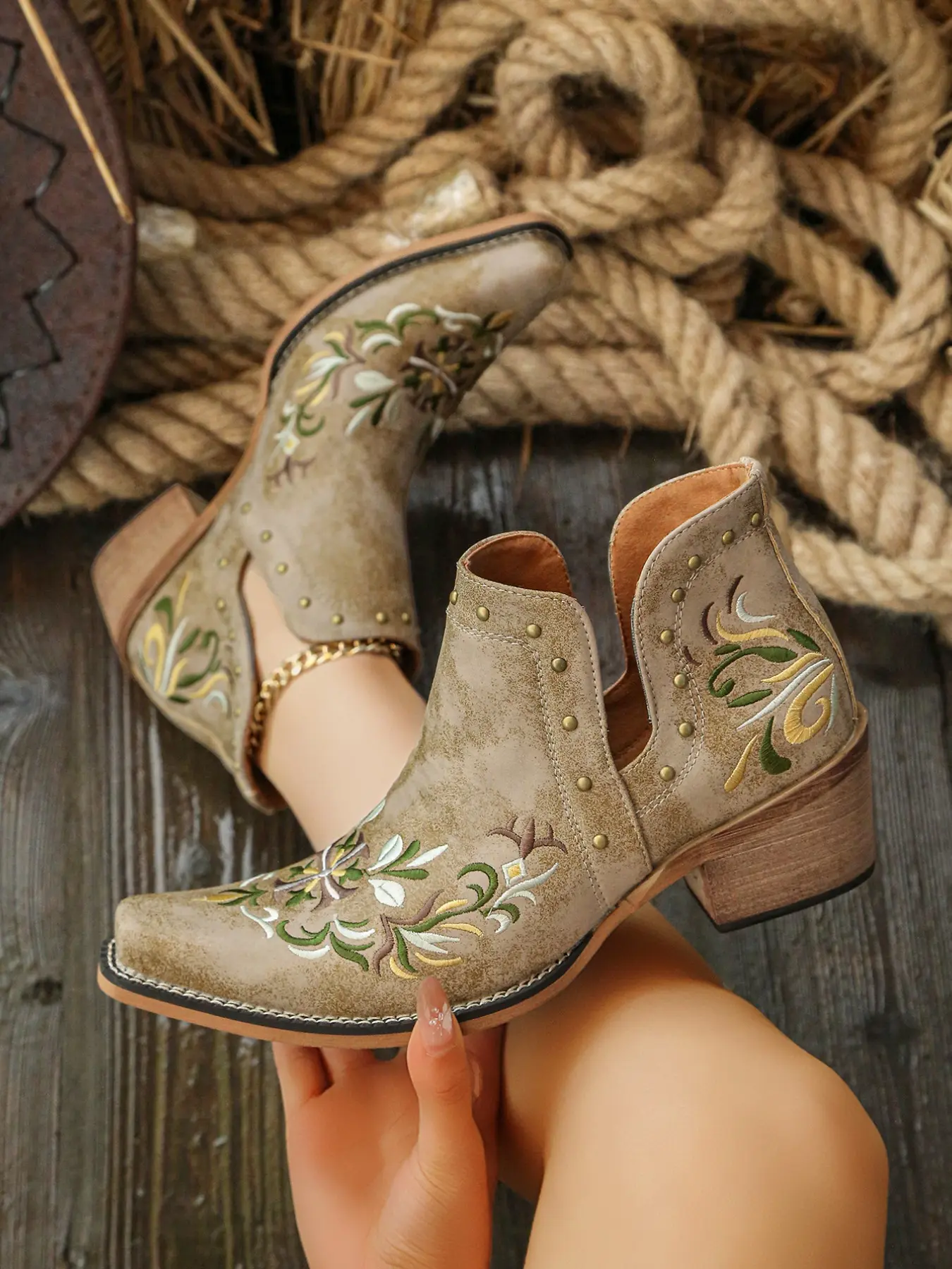 Women's Vintage Rivet Floral Embroidery Western Cowboy Short Boot, V-Shape Cutout Pointed Toe, Outdoor Boots for Music Festivals