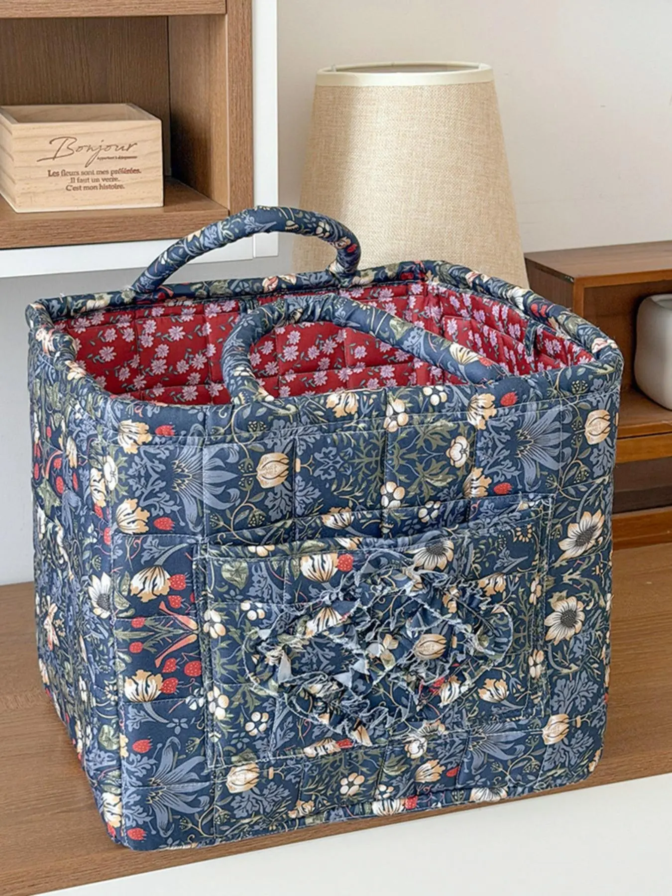 Dusty Blue Floral Quilted Basket Bag, Vintage Morris Print Padded Handbag, Fashion Patterned Bag, Quilted Storage Bag with Ruffle Pocket, Cute Casual Tote Bag for Women, Travel & Home Use, Quilted Design