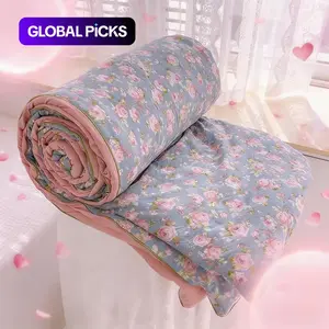 1pcs of small floral print summer quilt, super soft and skin-friendly air-conditioned quilt, suitable for use in all seasons, bedrooms, and living rooms