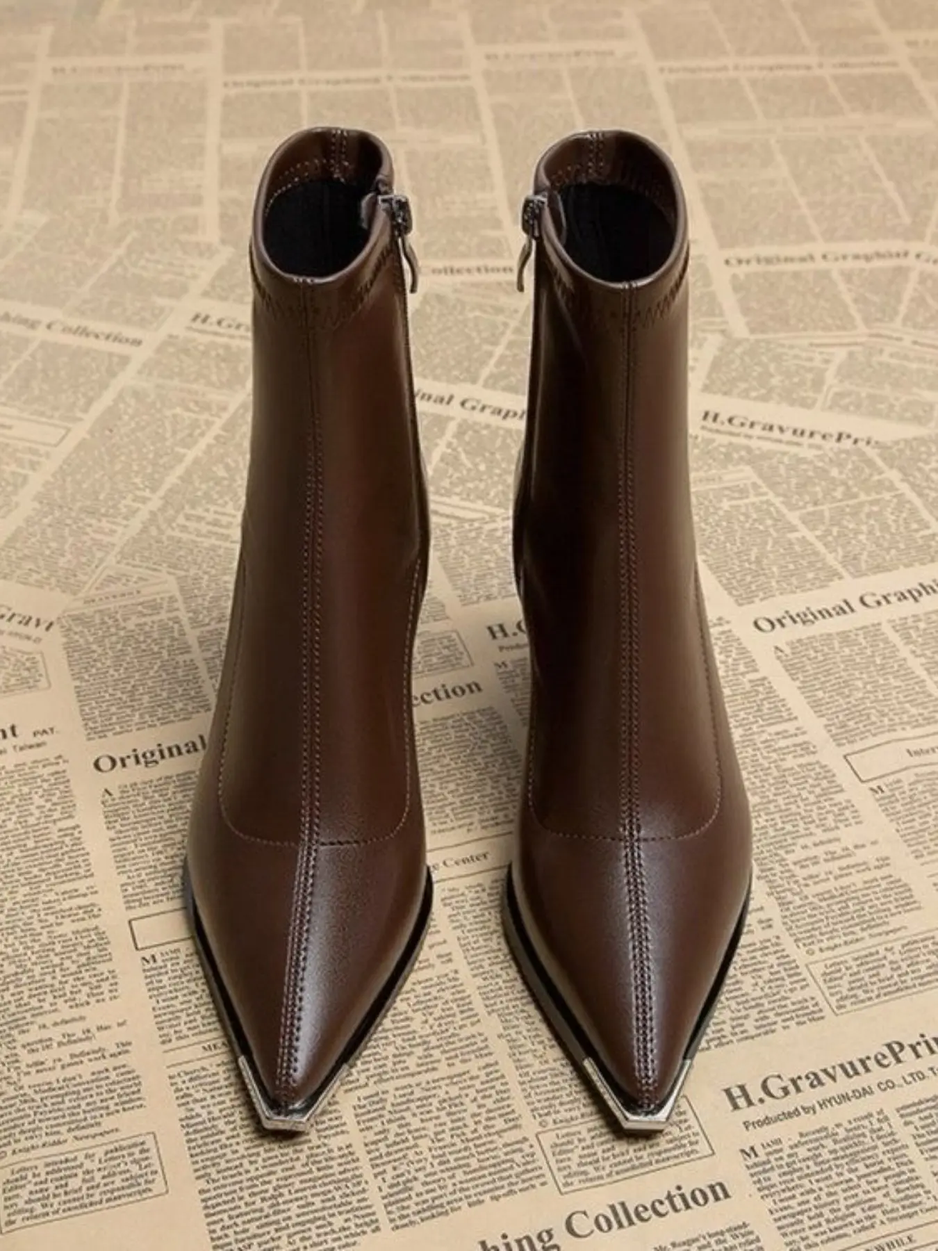 trends 2026 Spring/Autumn New Versatile Women's Elegant Coffee Brown Chunky Heel Pointed Toe Ankle Boots, Fashionable Ankle Boots For Fall/Winter