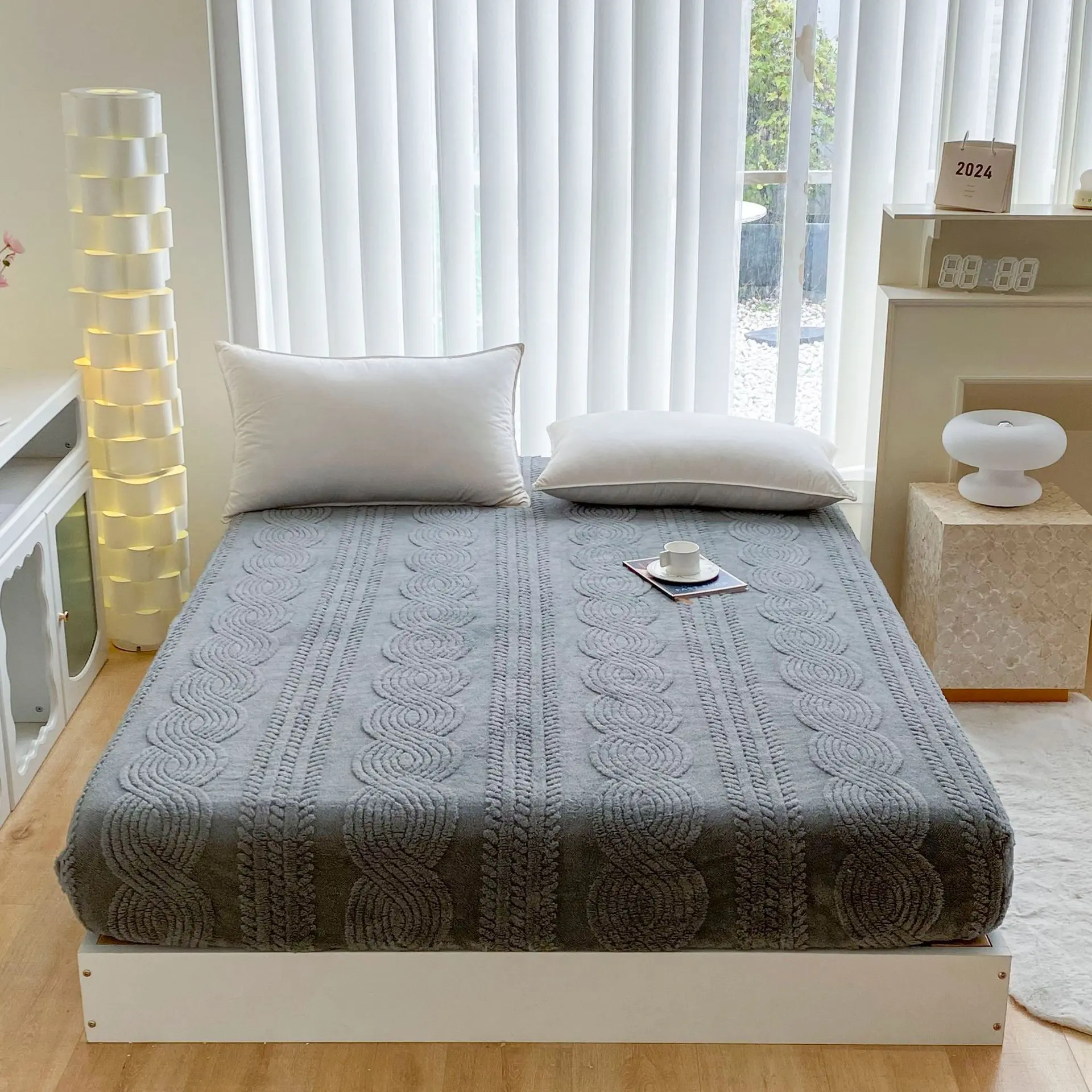 Winter Soft Coral Fleece Mattress Protective Coverlet, Foreign Trade Tafu Fleece All-Inclusive Thick Warm Comfortable Simmons Single Mattress Cover, Horizontal Randomly Cut Design, Simmons Mattress