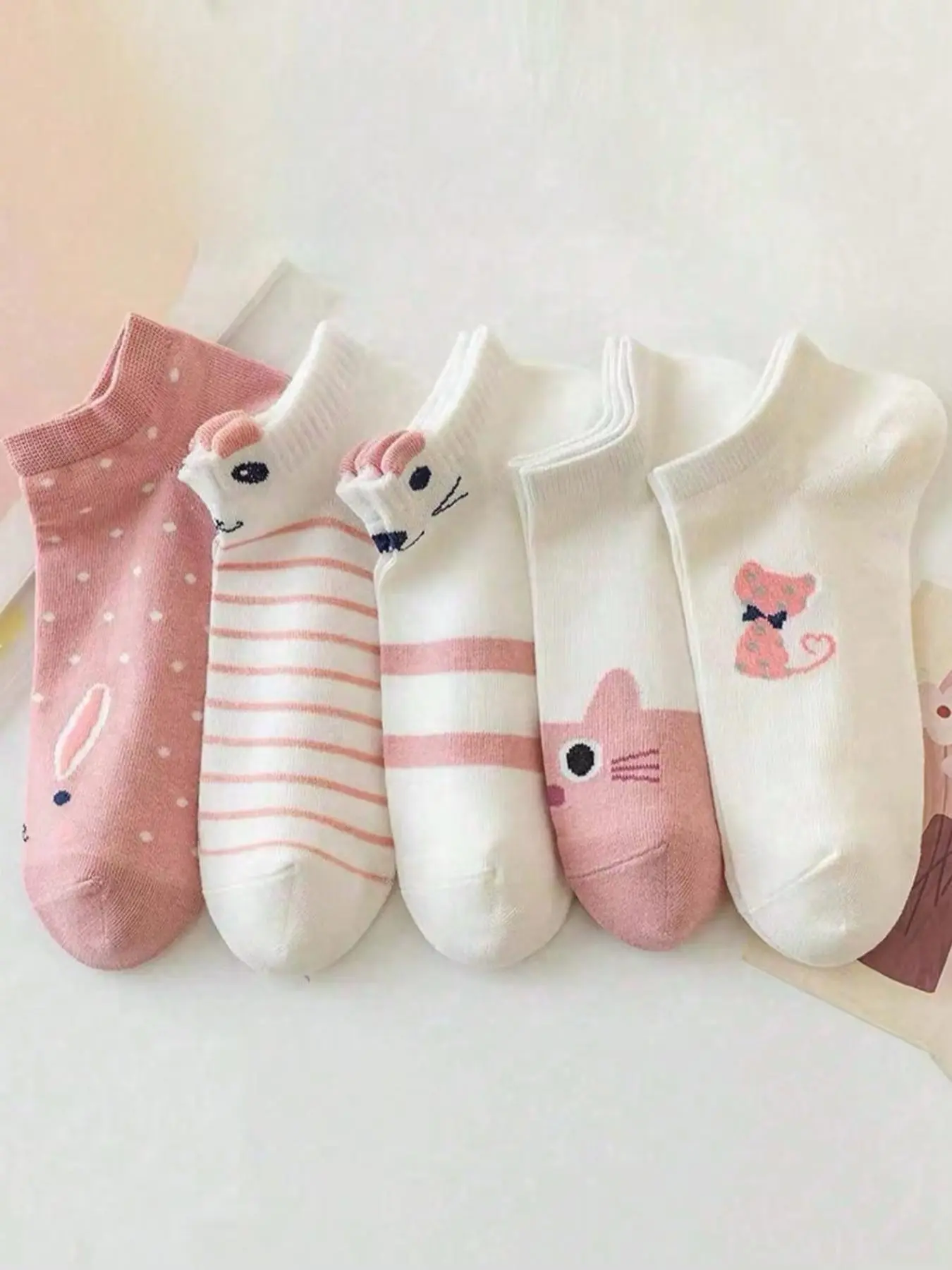 5 Pairs Cat Ears Pattern Casual Crew Socks, Comfortable Breathable Unisex Four Seasons Wear, Stylish and Practical Footwear Accessory