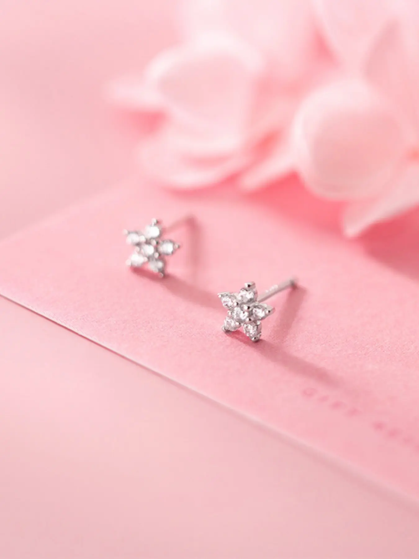 925 Sterling Silver Zircon Flower Earrings for Women, Elegant Minimalist Design, Luxury Jewelry Accessories, Lightweight and Stylish