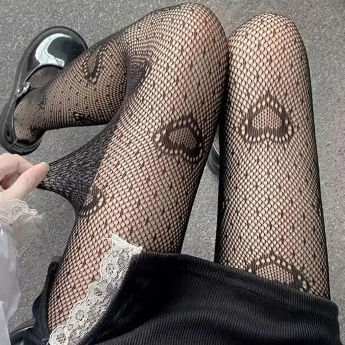 Women’s Sheer Heart Fishnet Tights, Hollow-Out Stretch Pantyhose With Breathable Elastic Fit, Lightweight Legwear for Daily Outfits, Fall Wear and Parties