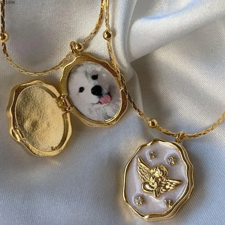 Photo Locket Pendant Necklace for Women, Openable  Charm With Pet Frame Design, Keepsake Memory Jewelry for Daily Wear, Layering and Gift Giving
