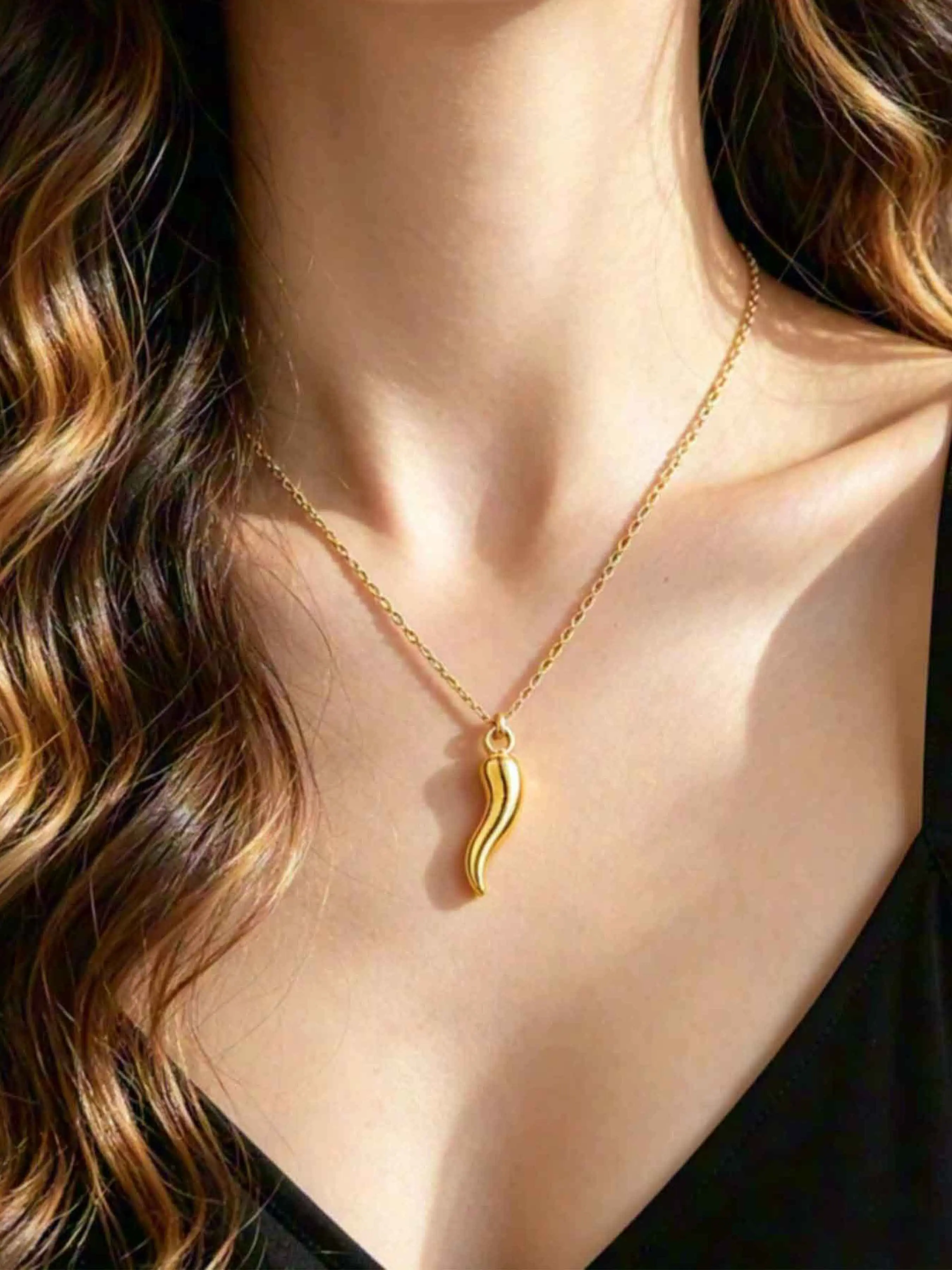 Fashionable Chili Pendant Necklace, Stainless Steel Pendant with Chain, Perfect Jewelry for Women's Summer Vacation