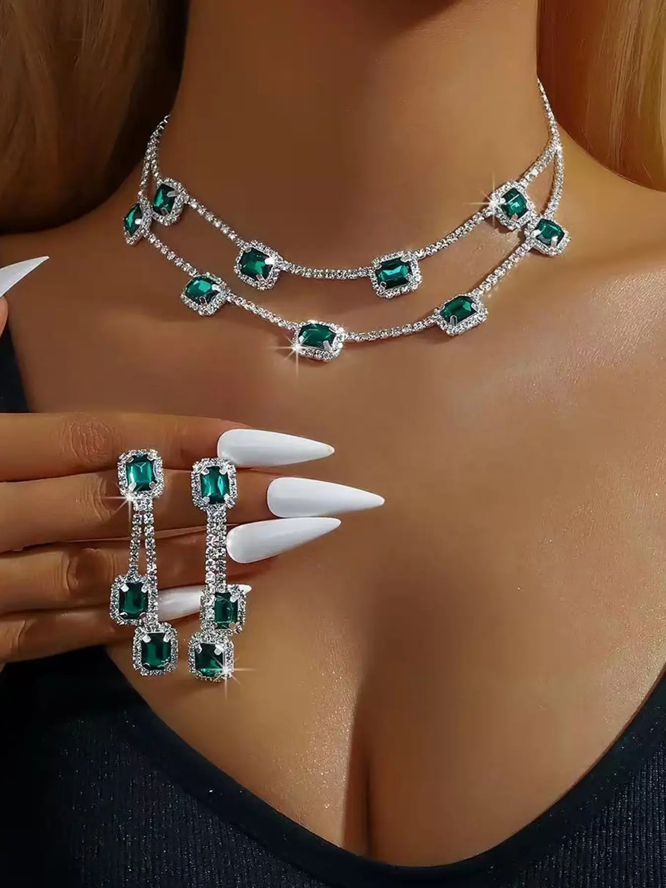 2Pcs Silver Emerald Green Rhinestone Jewellery Gift Set for Women, Multicolor Double Layer Choker Necklace Emerald Cut Halo Linear Drop Earrings, Luxury Y2K Baddie Prom Wedding Party Gift