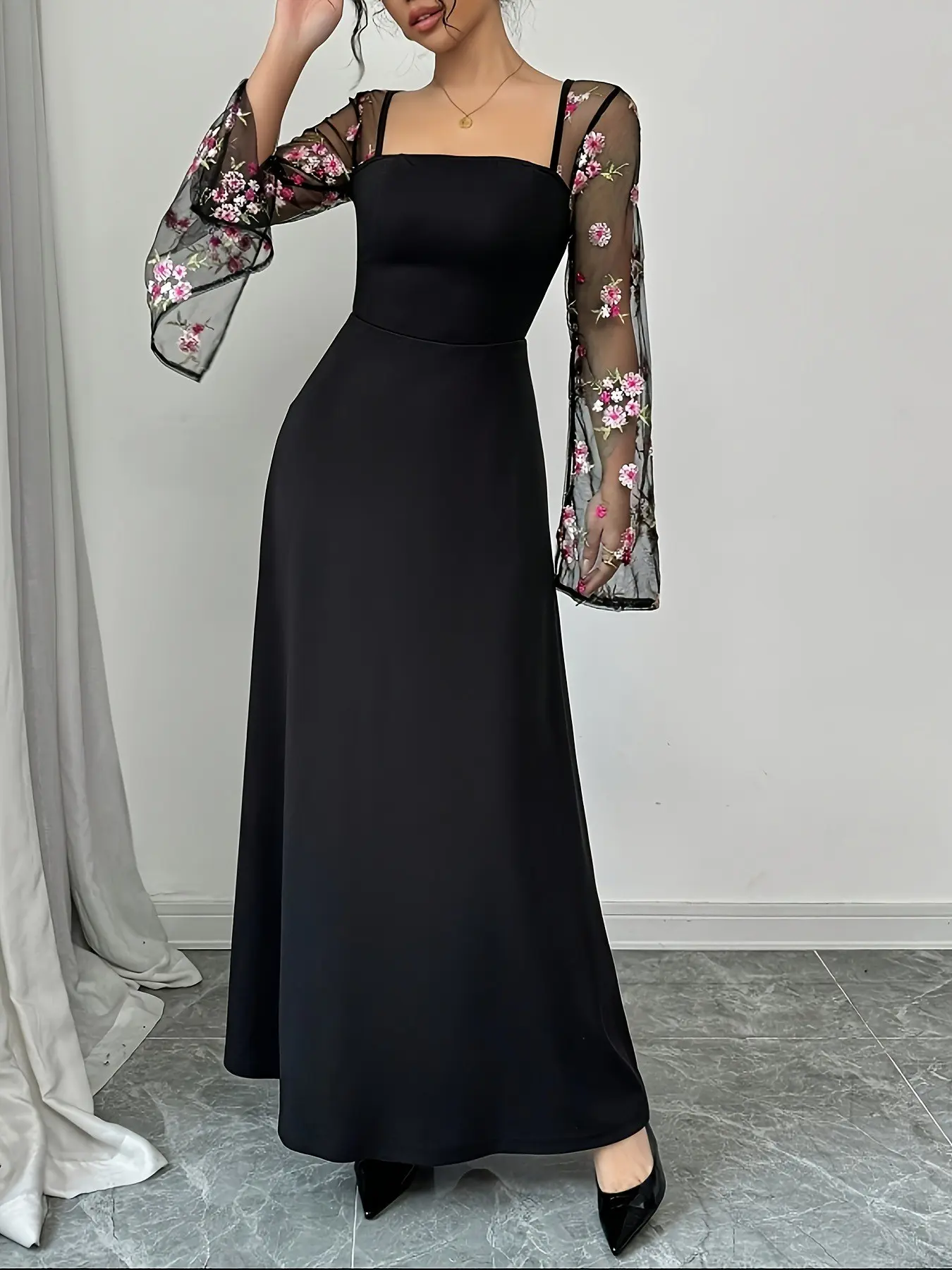 Long Women's Dress, Square Neck Long Sleeve Embroidered Mesh Patchwork Floor-Length Elegant Formal Style Chic Statement Gown, Perfect for Evening Parties and Dates