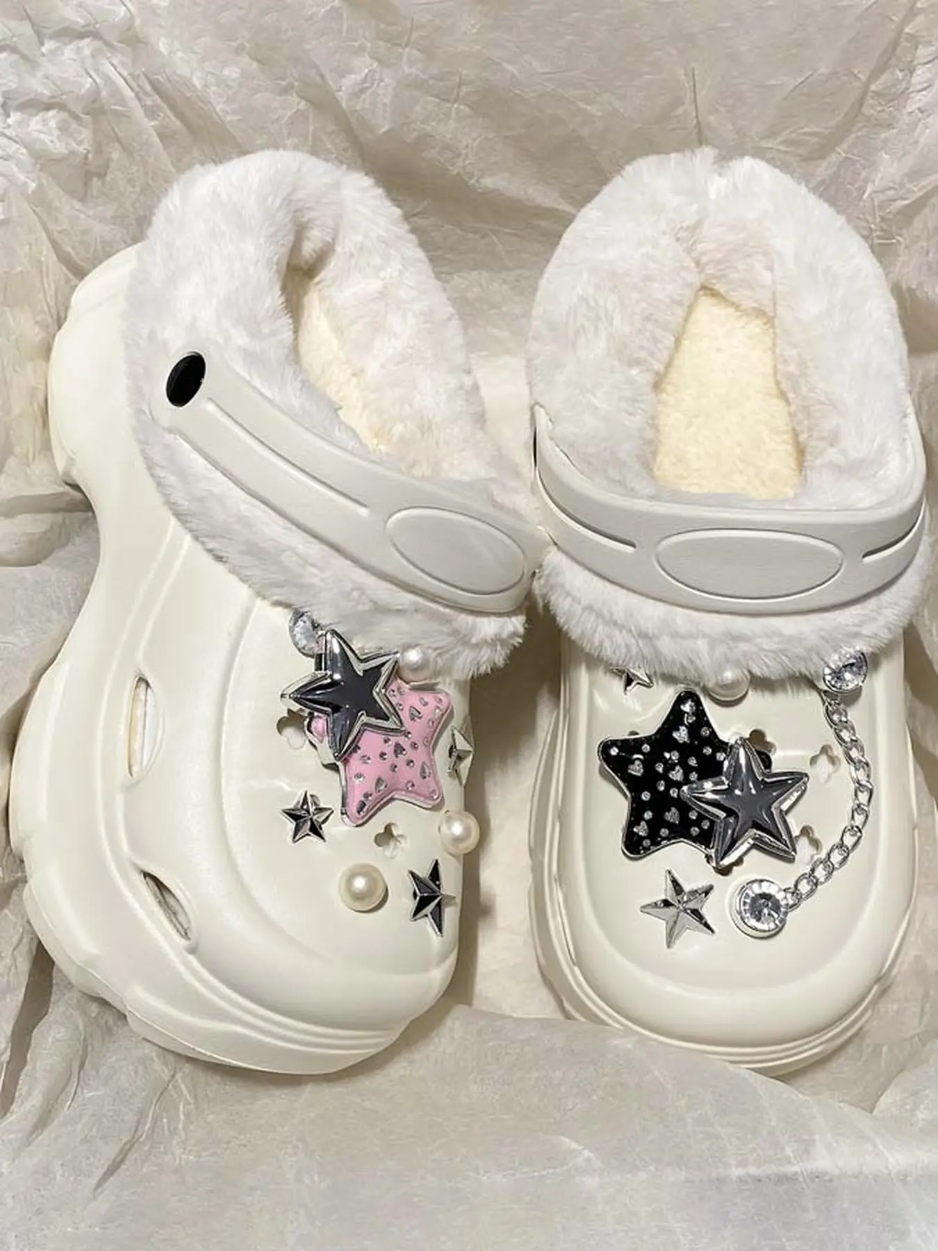 Winter New Fashion Versatile Fleece Lined Warm Holey Shoes Eva Comfort Lightweight Outdoor Wear Simple Casual Fur Slippers