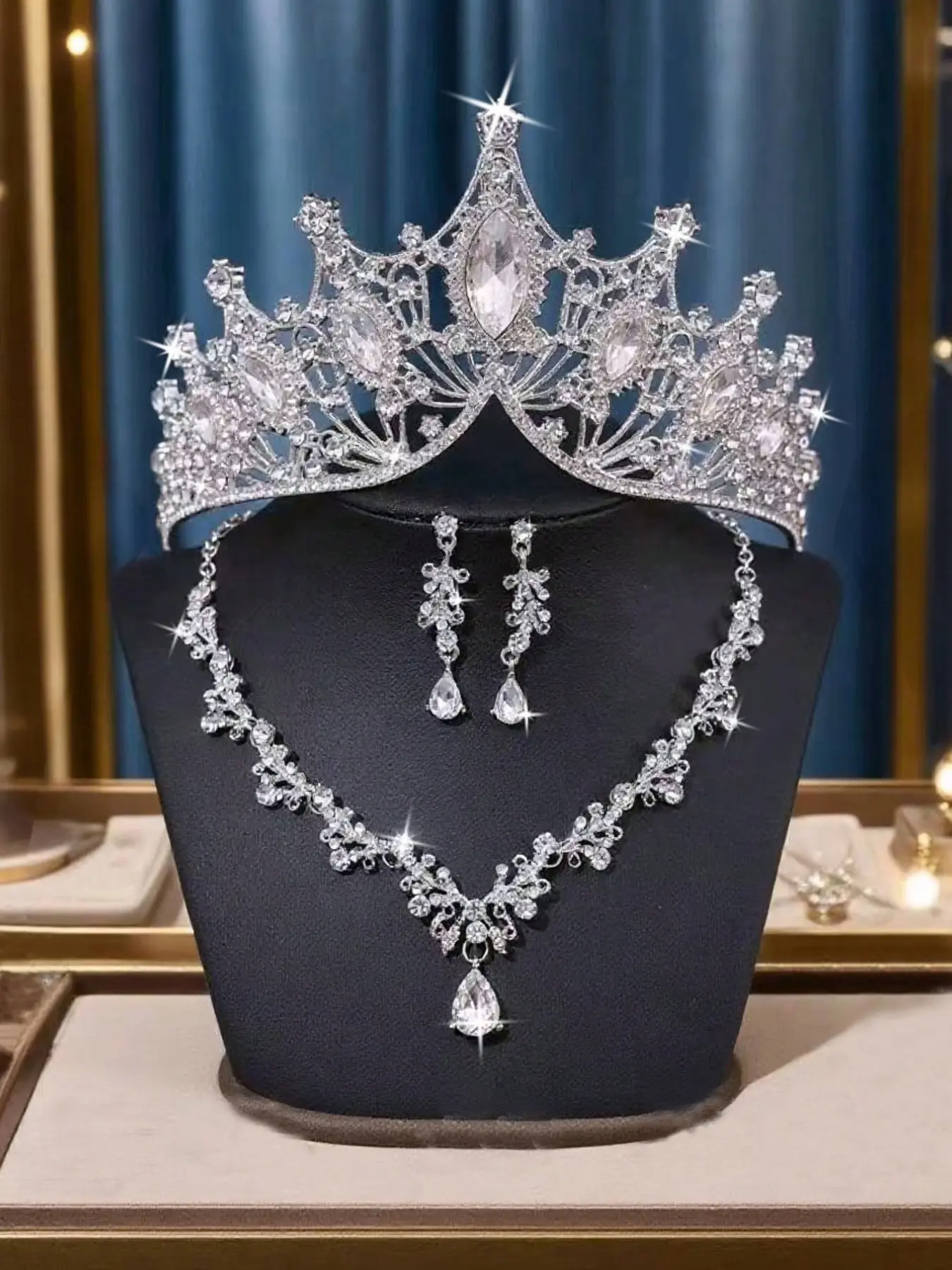 A set of women's wedding fashion jewelry jewellery bridal accessories, including an elegant crystal tiara, necklace, and earrings, perfect for wedding dresses and bridal outfits, also suitable for wedding parties and gatherings, Crown Tiara