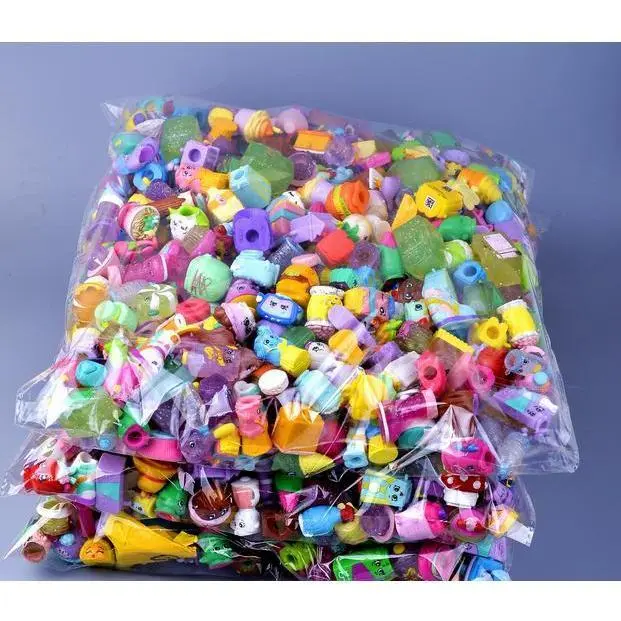 100Pcs/Lot Miniature Shopping Fruit Doll Action Figurines, Mixed Set of Many Styles for Family Kids’ Christmas Gift, Miniature Things for Collecting & Stress Relief Play Toys