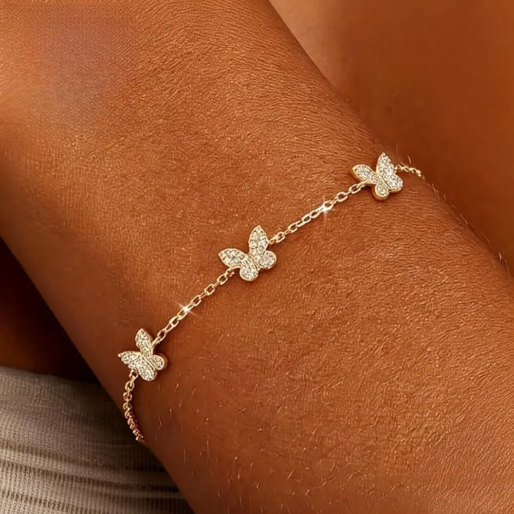 Butterfly lady's bracelet, a beautifully designed butterfly chain bracelet, a minimalist style girl's jewelry gift, Mother's Day gift
