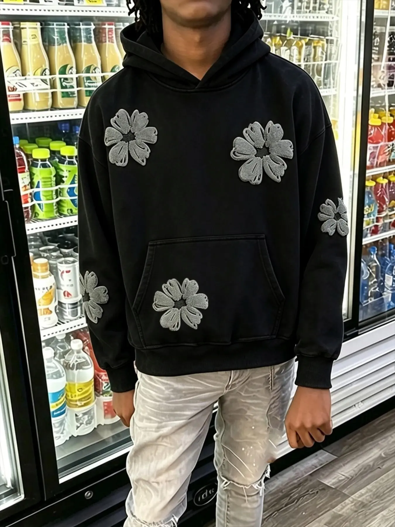 Fleece-lined hooded sweatshirt featuring a thickened design for autumn and winter, a 3D puff-effect floral pattern, and a versatile, casual style.