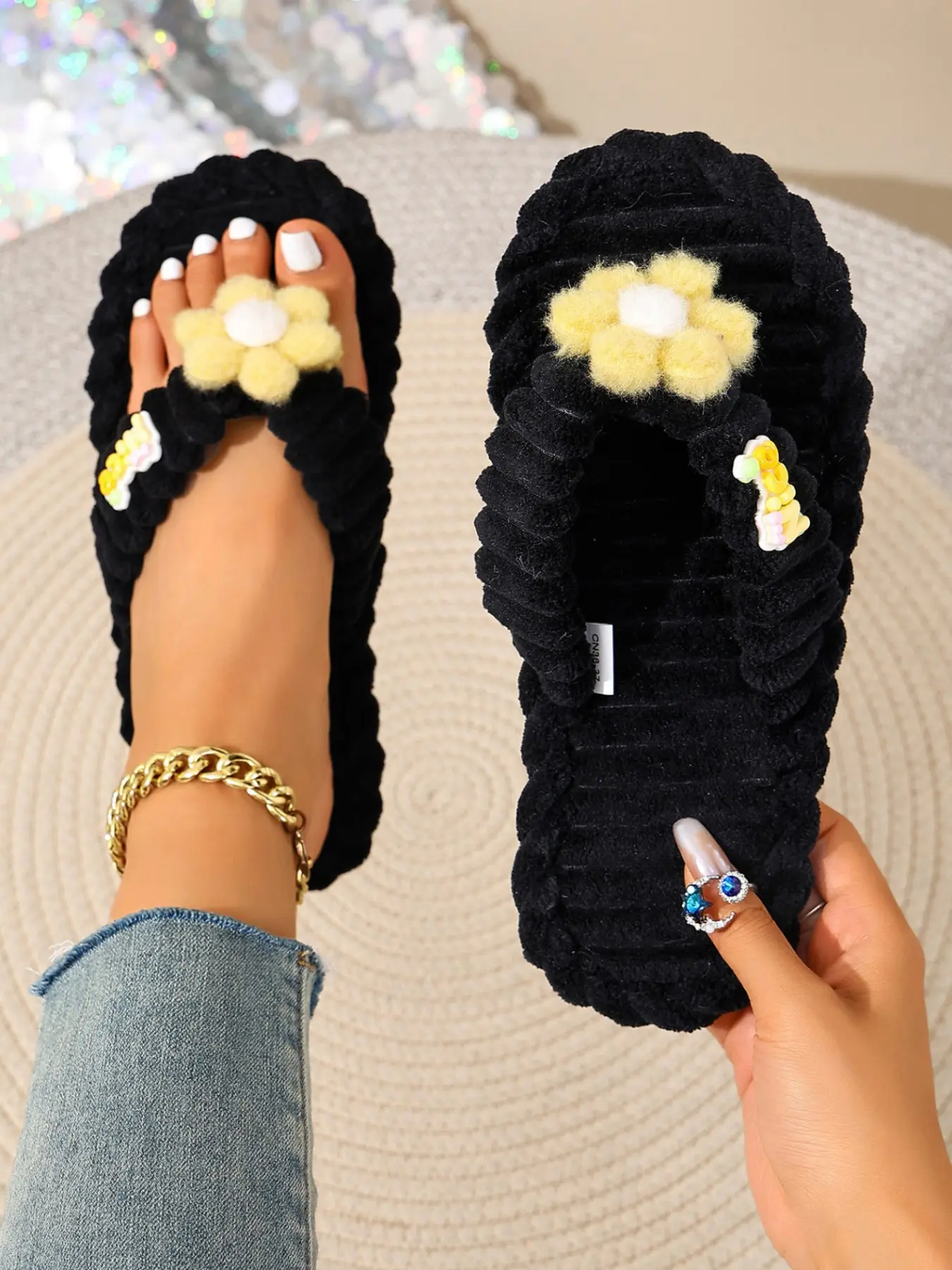 Women's Multi-Color Corduroy Slippers, Cute Daisy Flower Decor, Soft Fleece Material, Comfortable Indoor Footwear, Perfect for Home Use