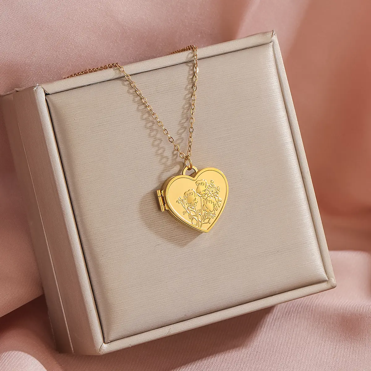 Women's Sweet Style Stainless Steel Necklace - Open Heart Pattern Pendant with Engraved Letters, Photo Frame Picture Box Fashion Accessory