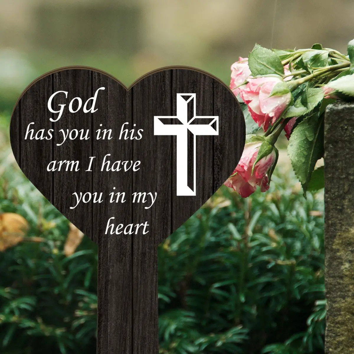 Heart Shaped Wooden Memorial Yard Stake Sign, God Has You In His Arms I Have You In My Heart Cross Print Wood Grave Marker, Religious Christian Cemetery Lawn Garden Outdoor Remembrance Tribute Decor For Lost Loved One Memorial Ornament