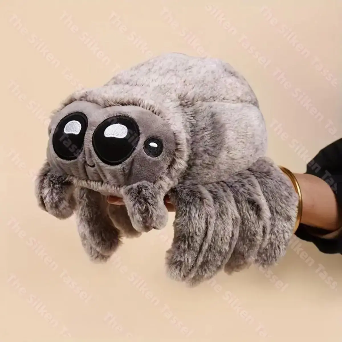 Adorable Plush Spider – A soft plush toy made of durable polyester fiber. A unique and fun gift, perfect for Halloween decorations, cute animal design, or party supplies. It's so comfortable to hug. Plush doll gift, soft plush toy.