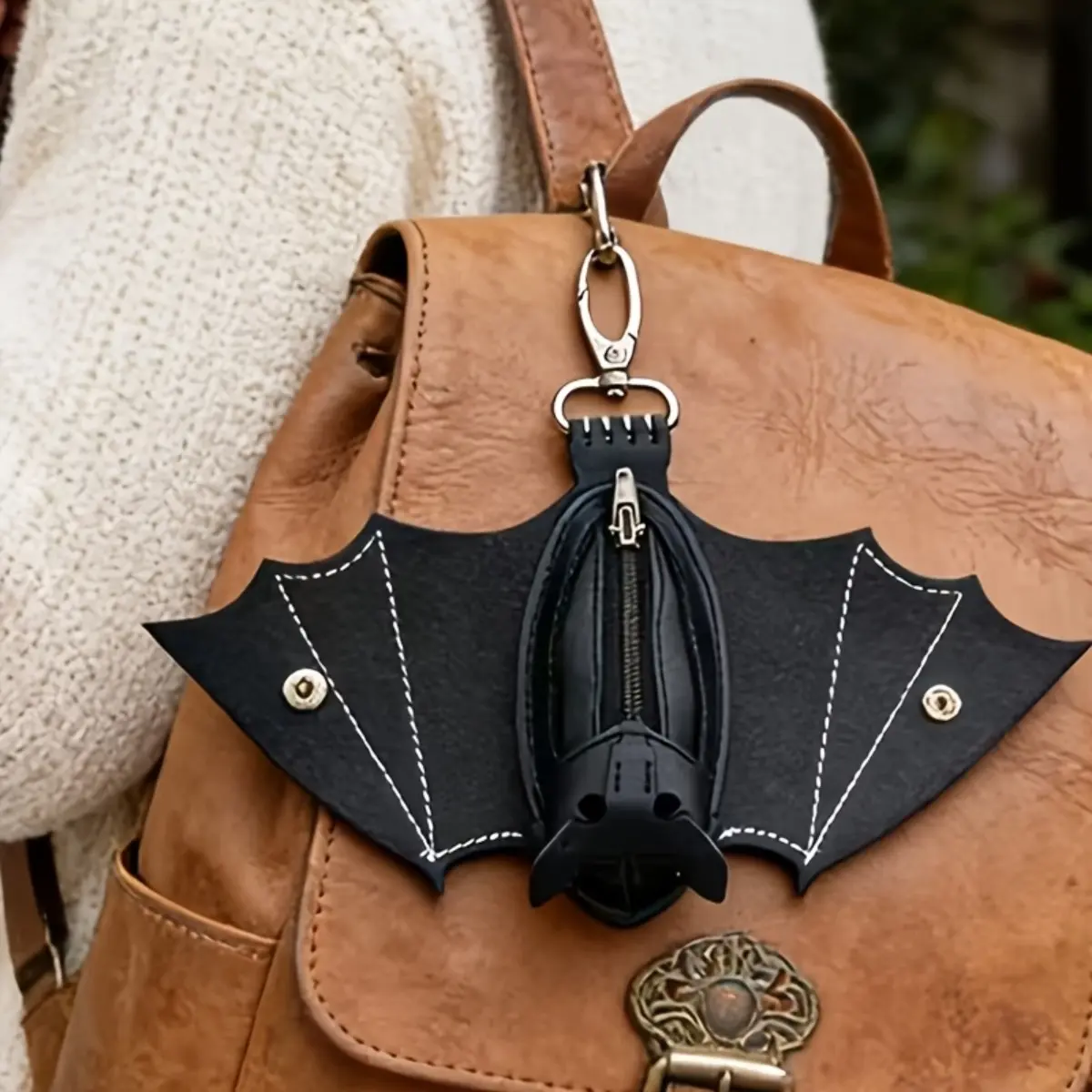 Gothic Bat Shape Leather Mini Wallet with Zipper, Unisex Coin Purse & Keychain Charm for Halloween Accessories, Gothic Charm, Key Charms, Keychain Decor