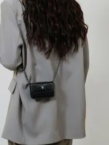 Fashionable Mini Square Bag, Elegant Single Shoulder Crossbody Bag, Simple and Stylish for Shopping and Travel, High-End Design