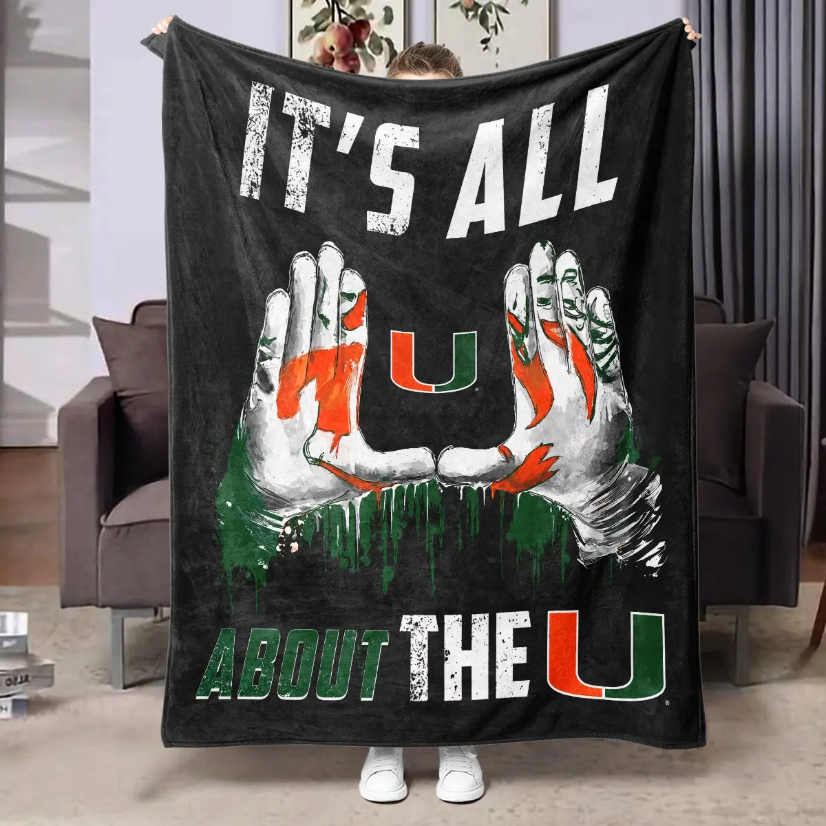 1pc It's All About The U Miami Hurricanes Palm Graffiti Themed Fleece Blanket, Trendy Spray Paint Palm & Letter Slogan American Style Print On Black Background, Soft Warm Cozy Nap Throw for Sofa, Bed, Office, Shawl, Camping Trip, Ideal for Christmas Gift