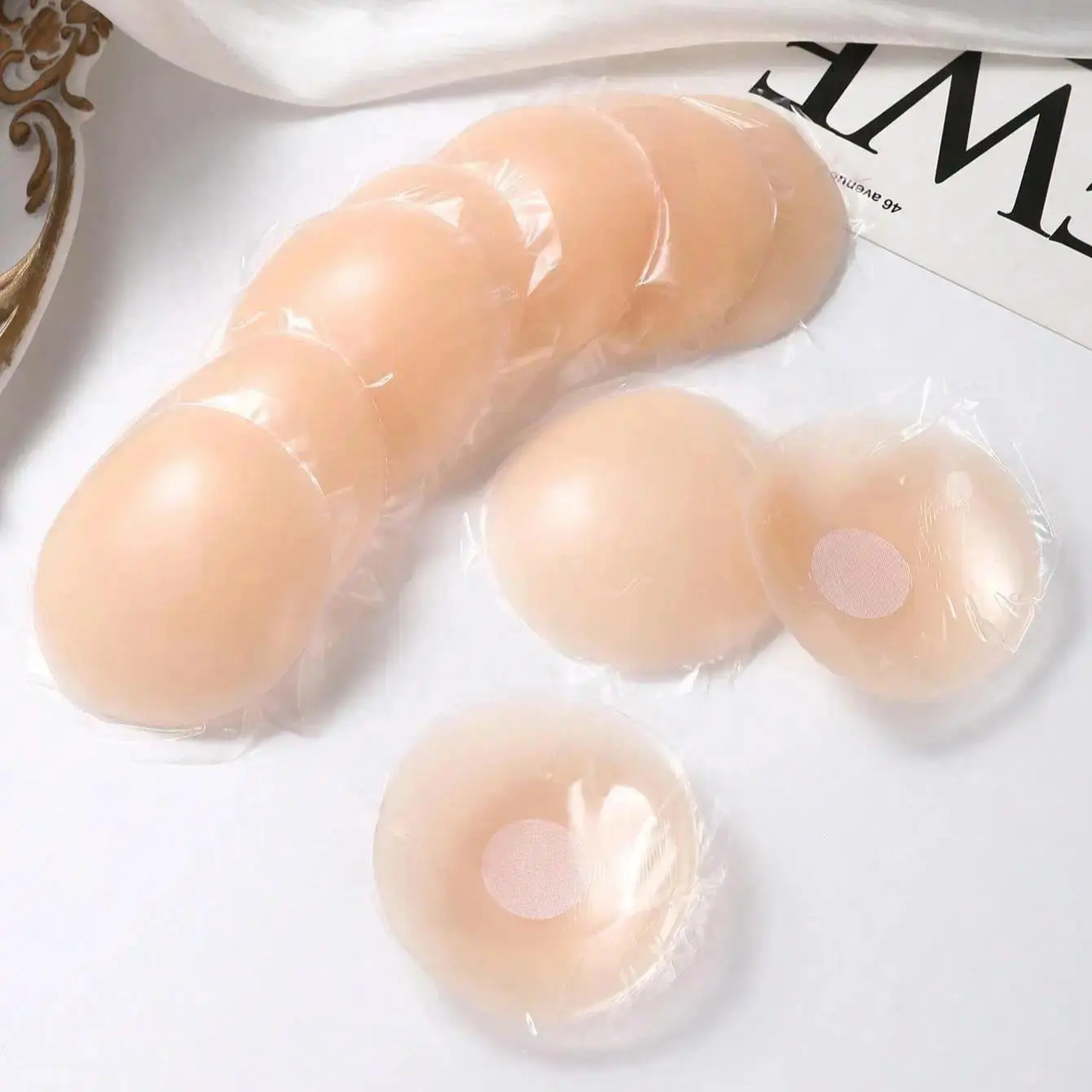 10Pcs Reusable Round Silicone Nipple Cover Pads, Non-Marking Invisible Discreet Breast Petals, Soft Comfort Adhesive Pasties for Under Daily Clothing