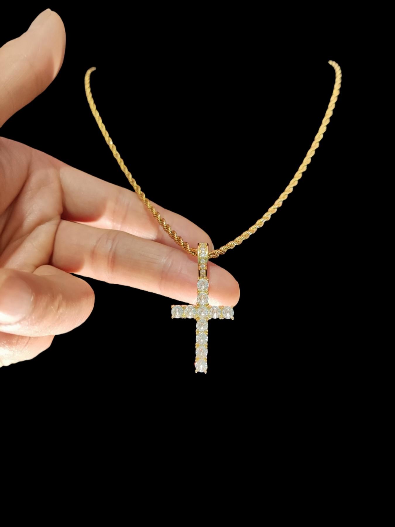 Artificial Zircon Cross Pendant Twist Chain Necklace Zirconia Cross Pendant, Punk Style Cross Chain Design Jewelry for Party, Daily Decor, Trendy All-match & Exquisite Jewelry for Birthday Gift, Glitter Cross Pendant