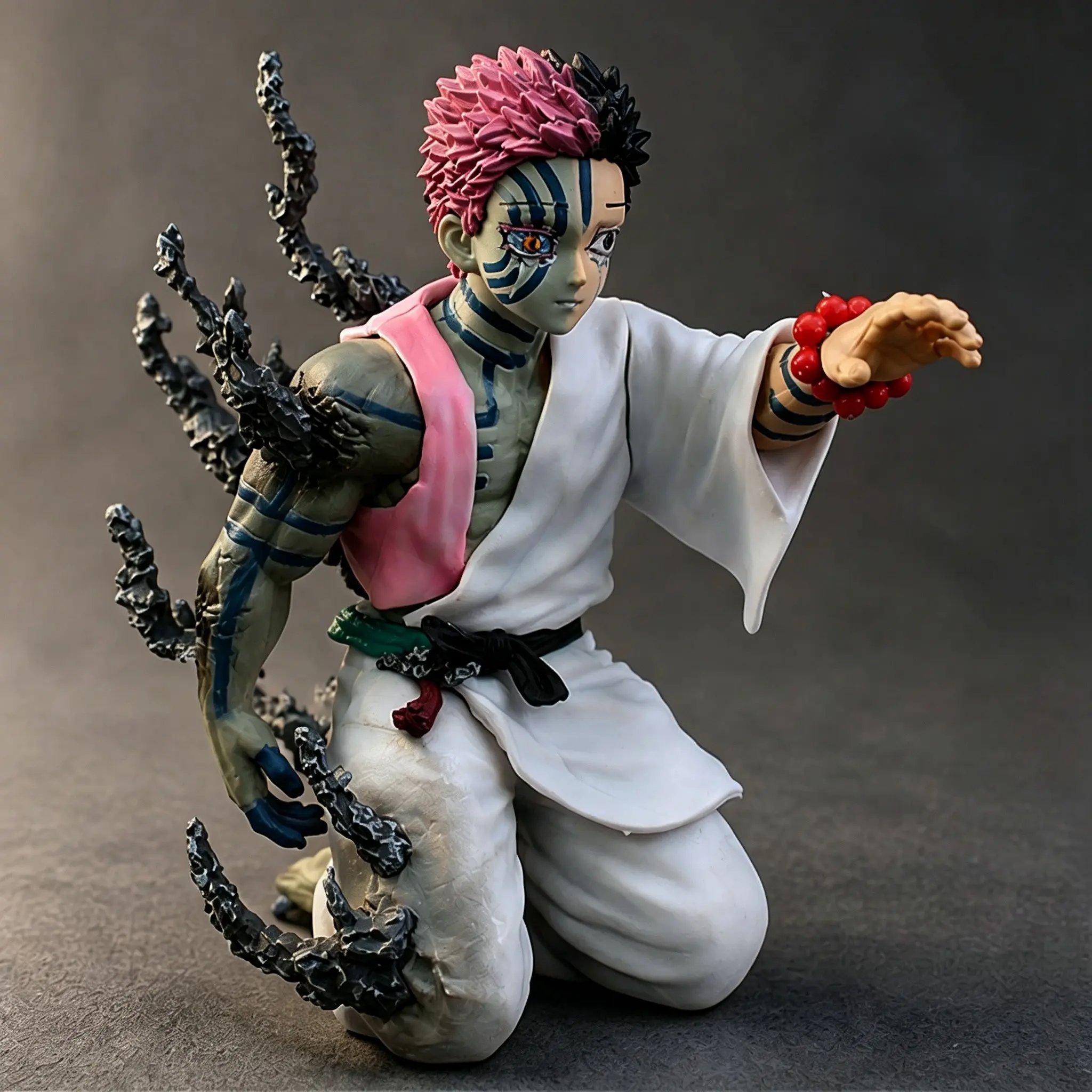 Demon Slayer Upper Three Kibutsuji Handmade Figure, Anime Action Figure, 14cm Height, Interchangeable Heads, Detailed Design, Perfect Gift for Fans