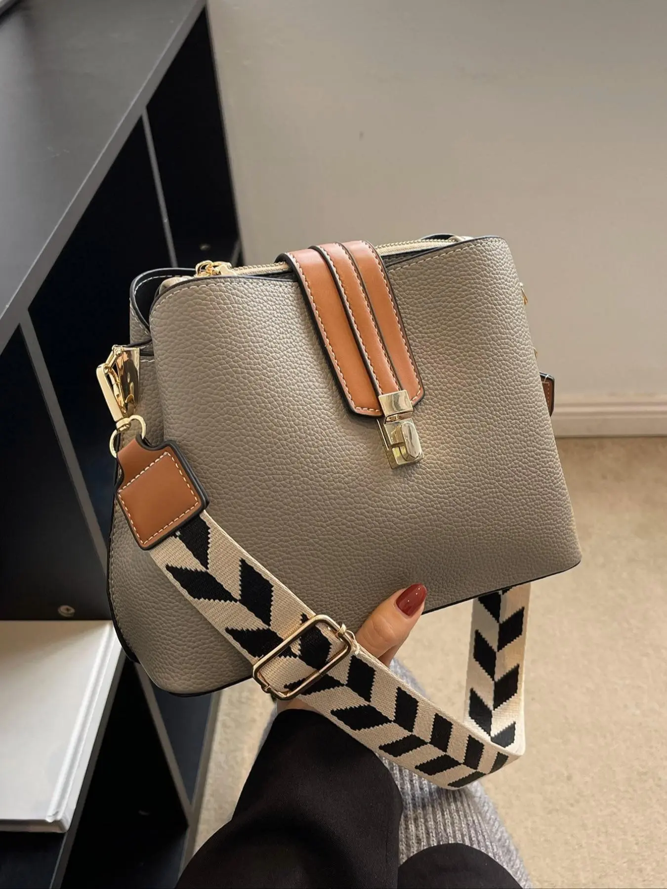 Women's Elegant Colorblock PU Leather Crossbody Shoulder Bag, Casual Versatile High-Quality Crossbody Purse for Daily Commute and Daily Use