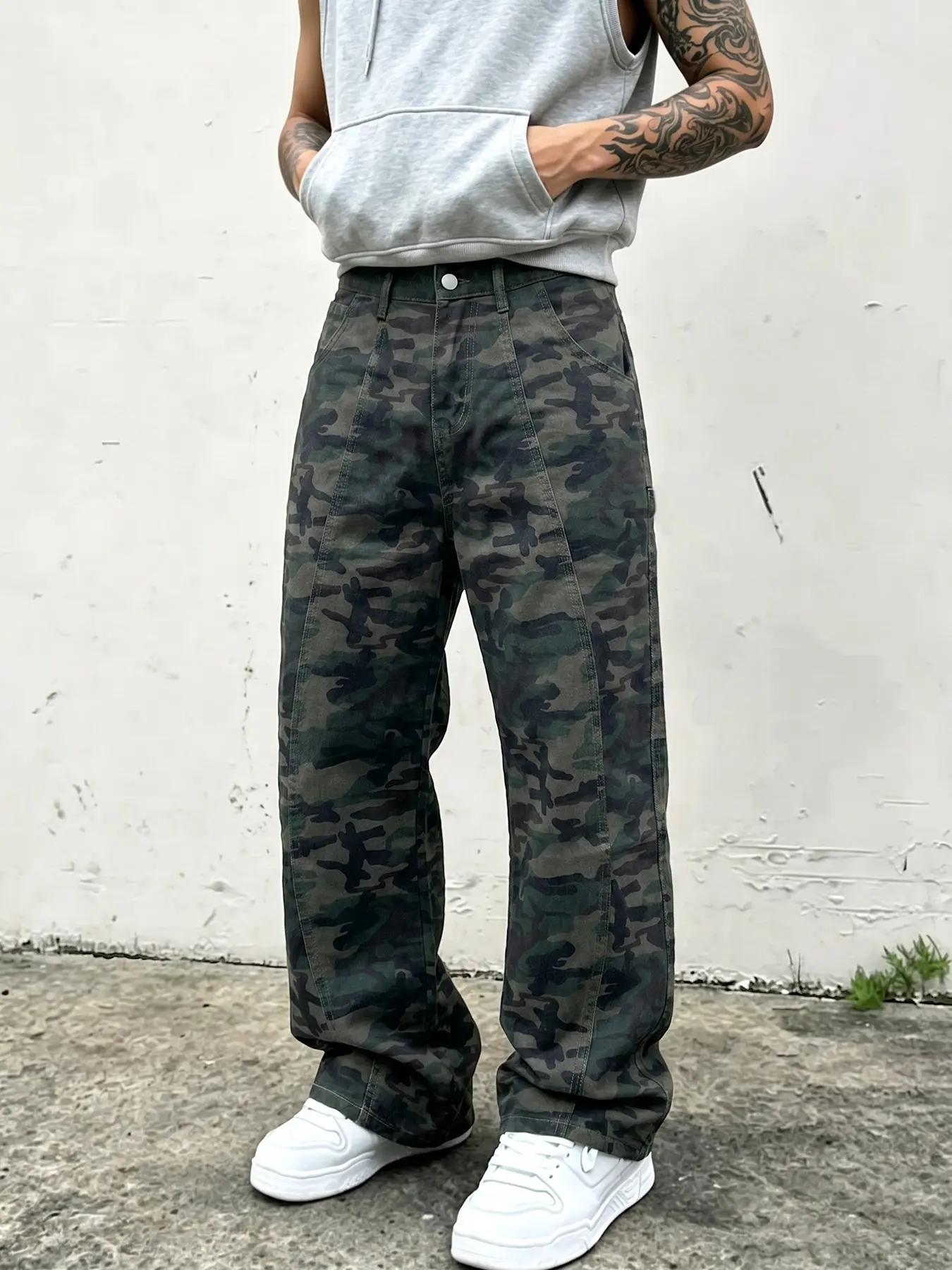 Men's Camouflage Casual Loose Jeans, Vintage Washed Military Green Workwear Pants, All-Season Fashion Street Style, Comfortable and Durable, Ideal for Casual and Outdoor Activities, Menswear