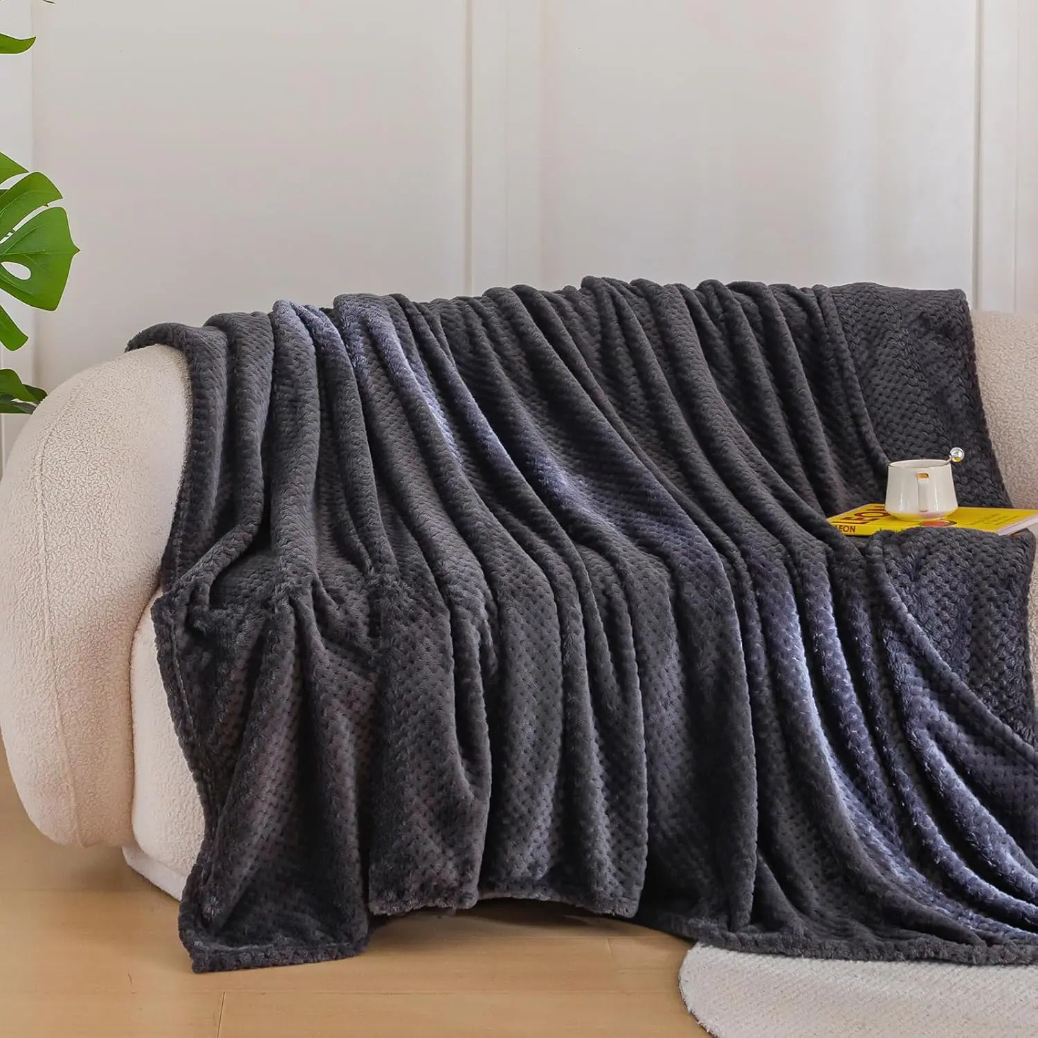320GSM Thick Throw Blanket for Couch and Bed, Super Soft Jacquard Flannel Fleece Blanket, 50"x60" Cozy Fuzzy Warm Lightweight Travel Blanket for  Decor -(Black)