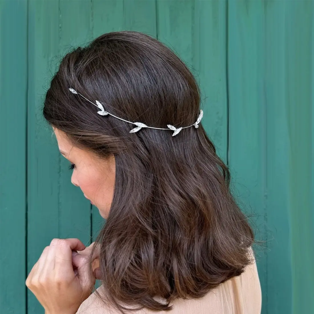 Leaf Rhinestone Headband Boho Forest Fairy Style Hair Accessory for Women Elegant Bridal Wedding Hair Vine Headpiece Simple Nature-Inspired Hairband for Wedding Party Festival