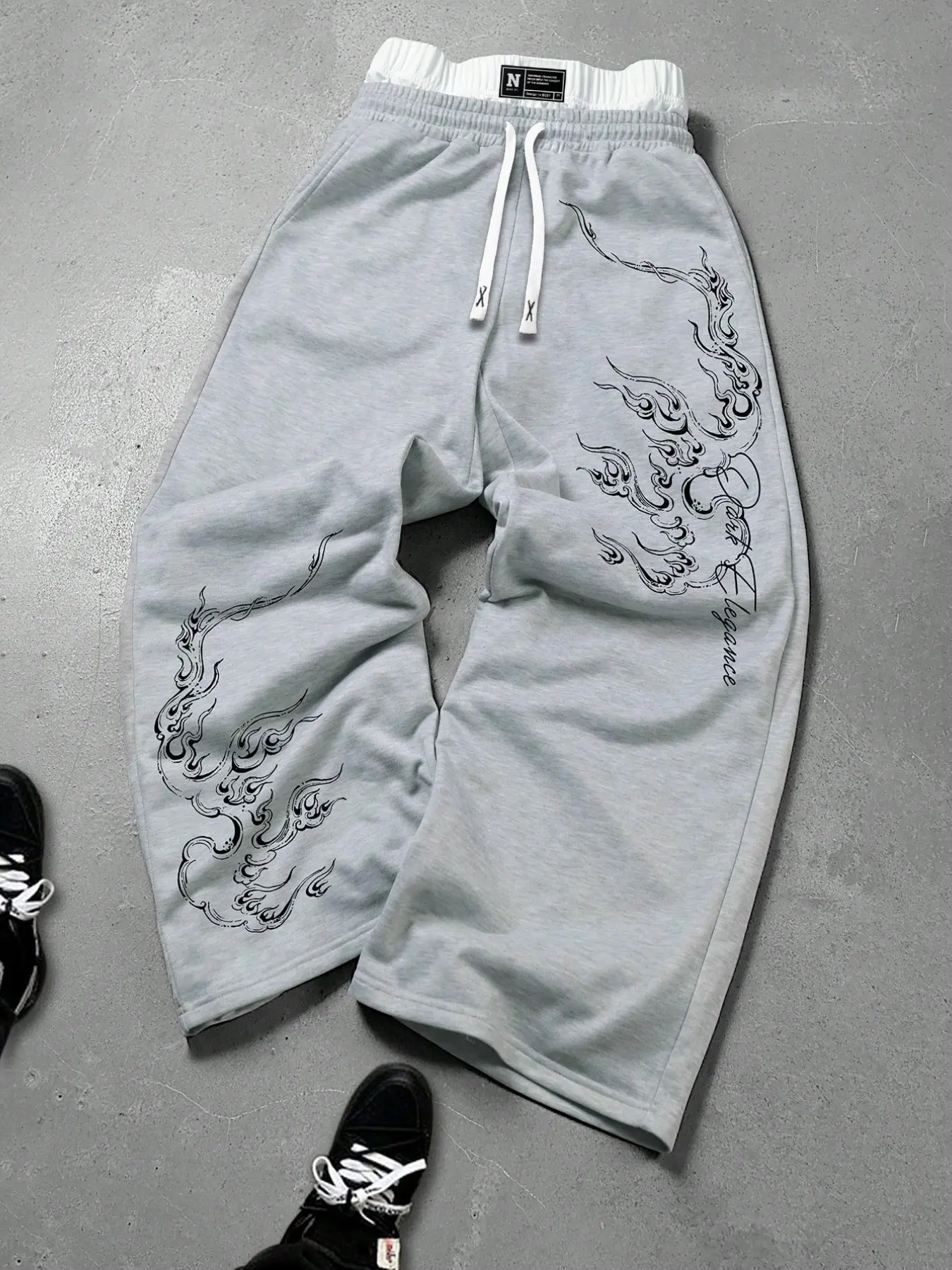Vintage Oriental Dragon Flame Graphic Heather Grey Sweatpants — Unisex Baggy Wide Leg Joggers with Contrast Double Waistband, Y2K Gothic Streetwear Casual Lounge Pants for Hip Hop Workout Daily Wear