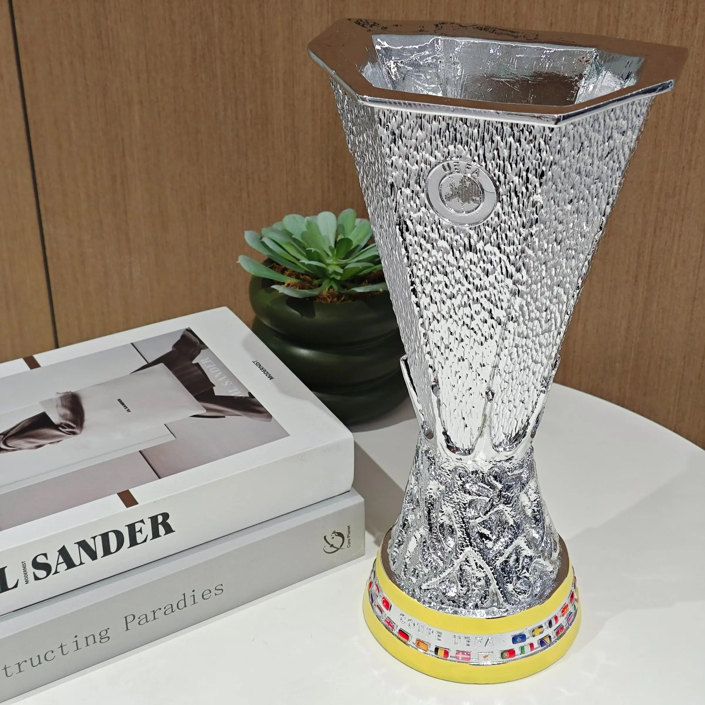 Uefa Champions League Trophy Model, Football Collectible Souvenir, Perfect Sports Replica, Ideal Gift for Football Fans, High-Quality Design, Elegant Desk Decor