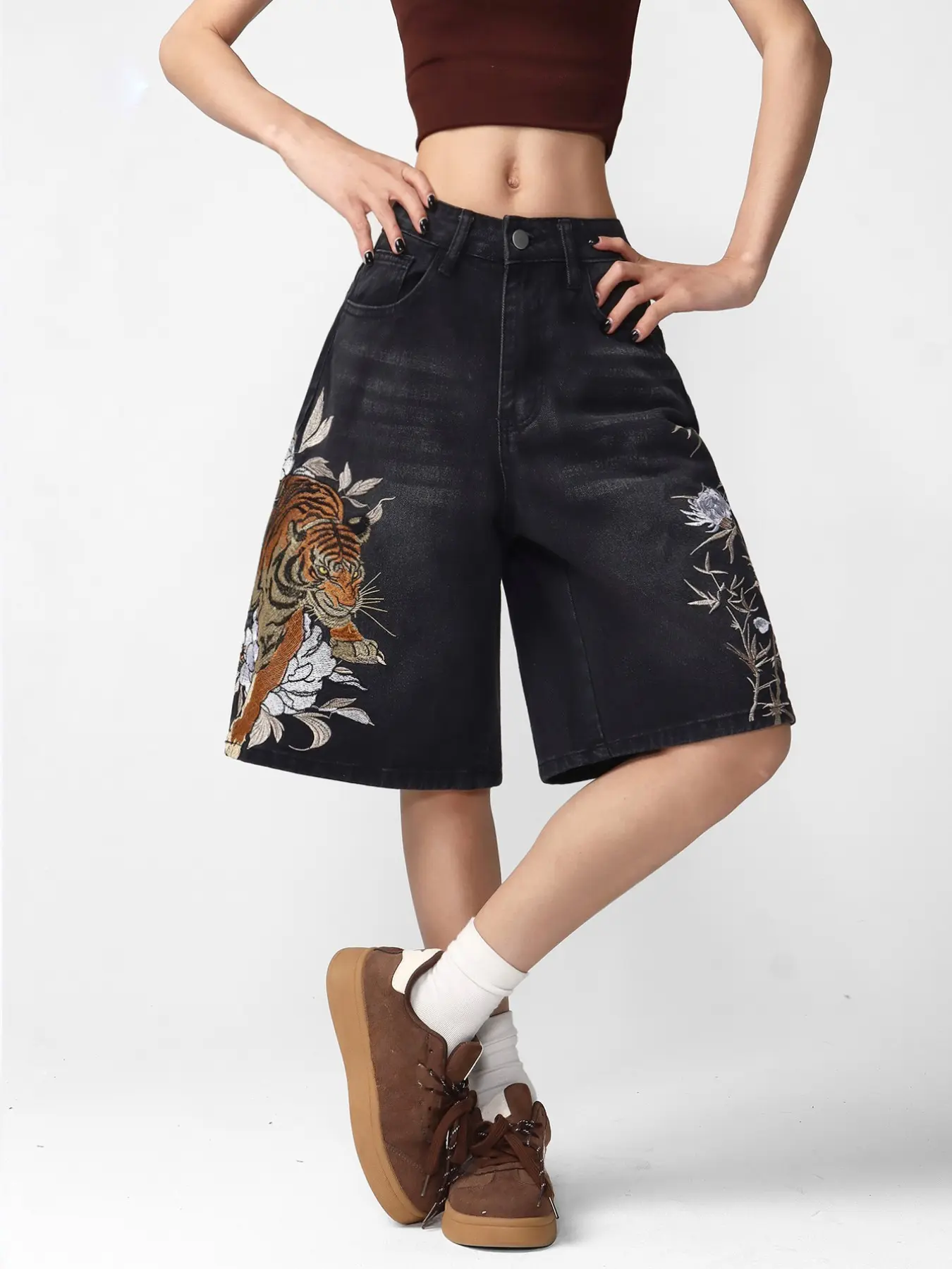 Women's Vintage Tiger Bamboo Flower Embroidered Denim Shorts, Fashionable Aesthetic Summer Loose Fit Five-Quarter Pants, No Belt Included