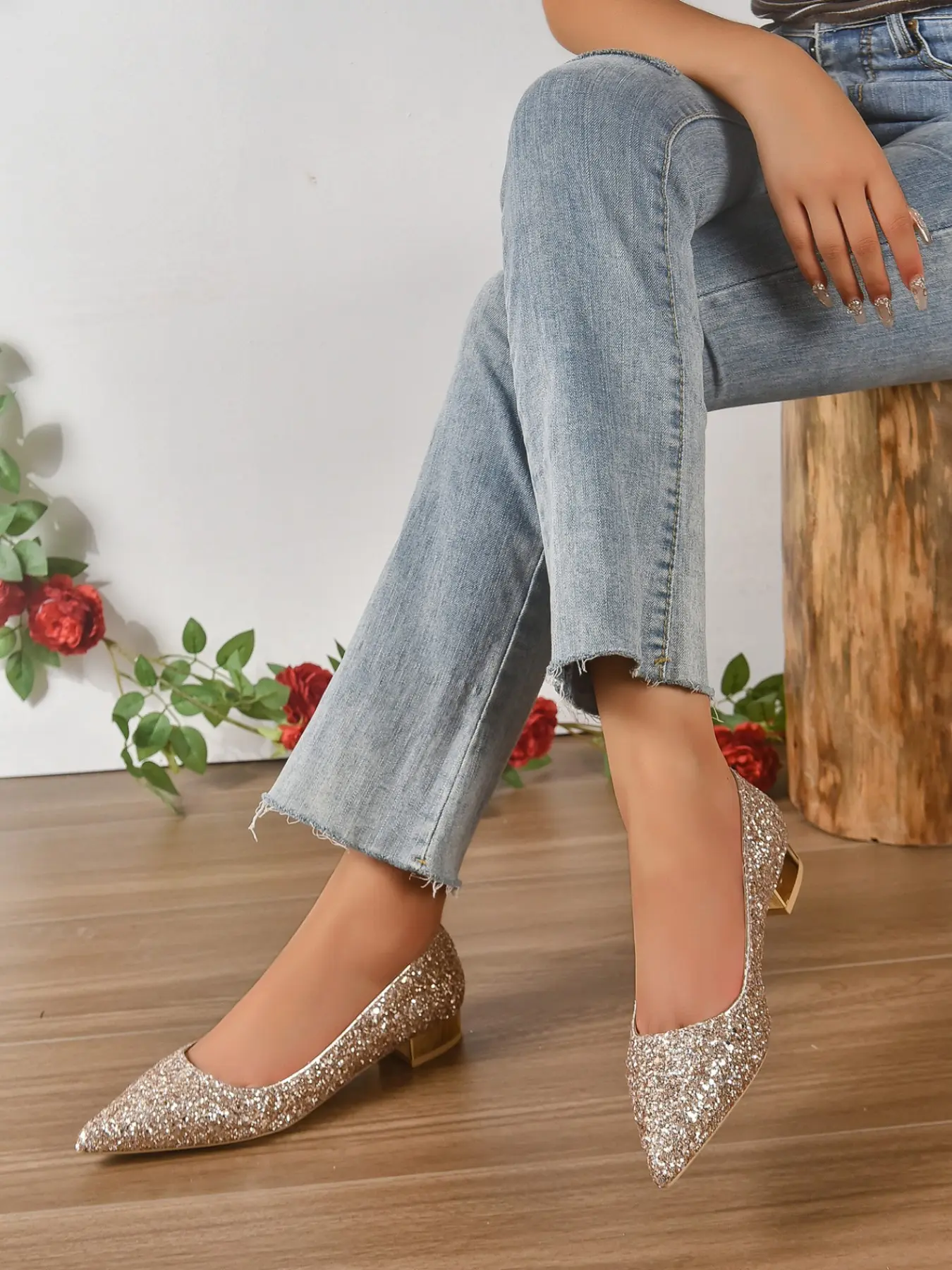 New Champagne Gold Sequin Low Heel Wedding Shoes, French Pointed Toe, Sparkly Flat Single Shoe, Versatile Crystal Shoe for Daily Commute