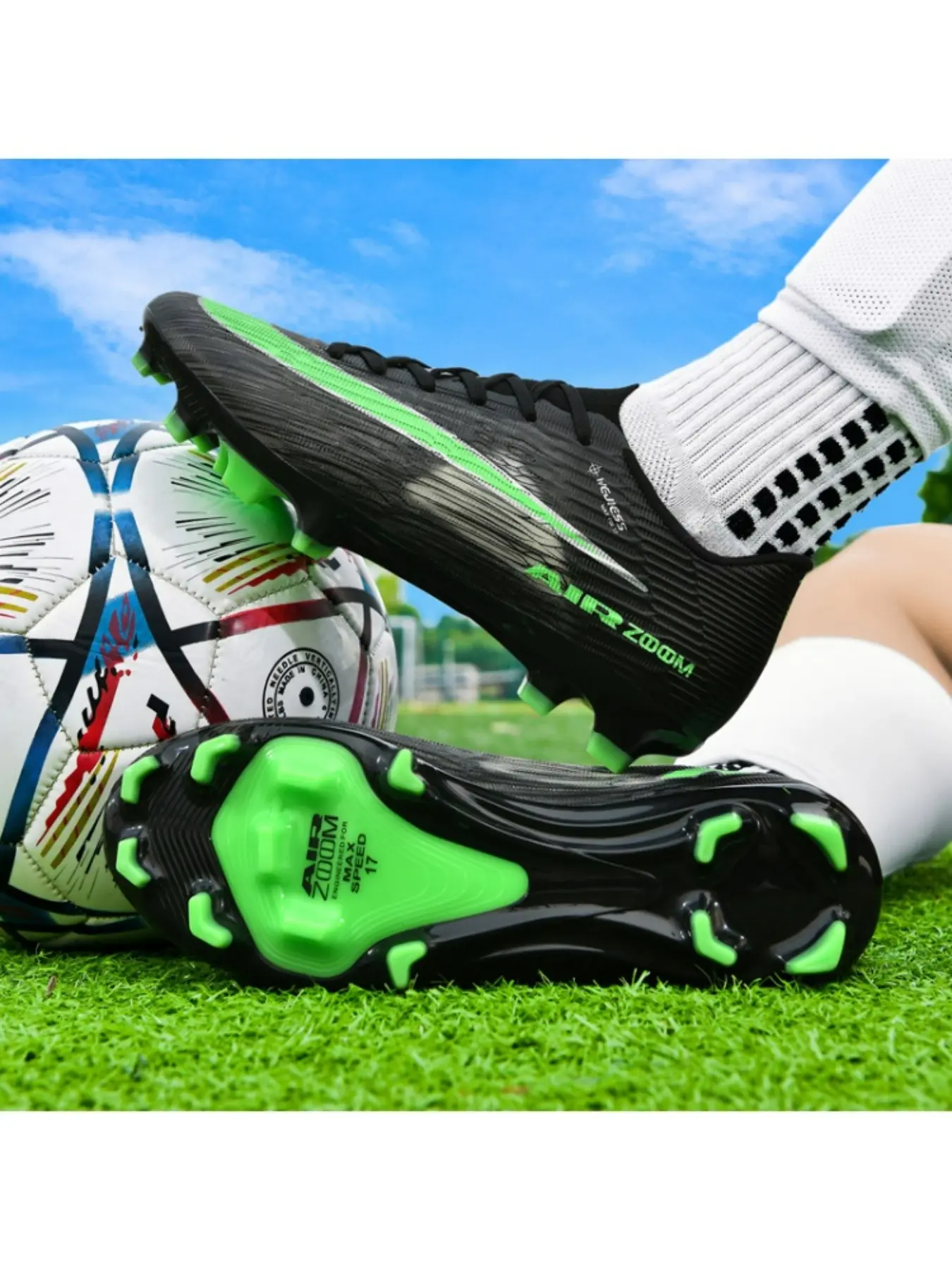 Unisex Low-Top Football Cleats, Lightweight Professional Sports Shoes, Superior Grip and Support, Ideal for Grass Training and Outdoor Play